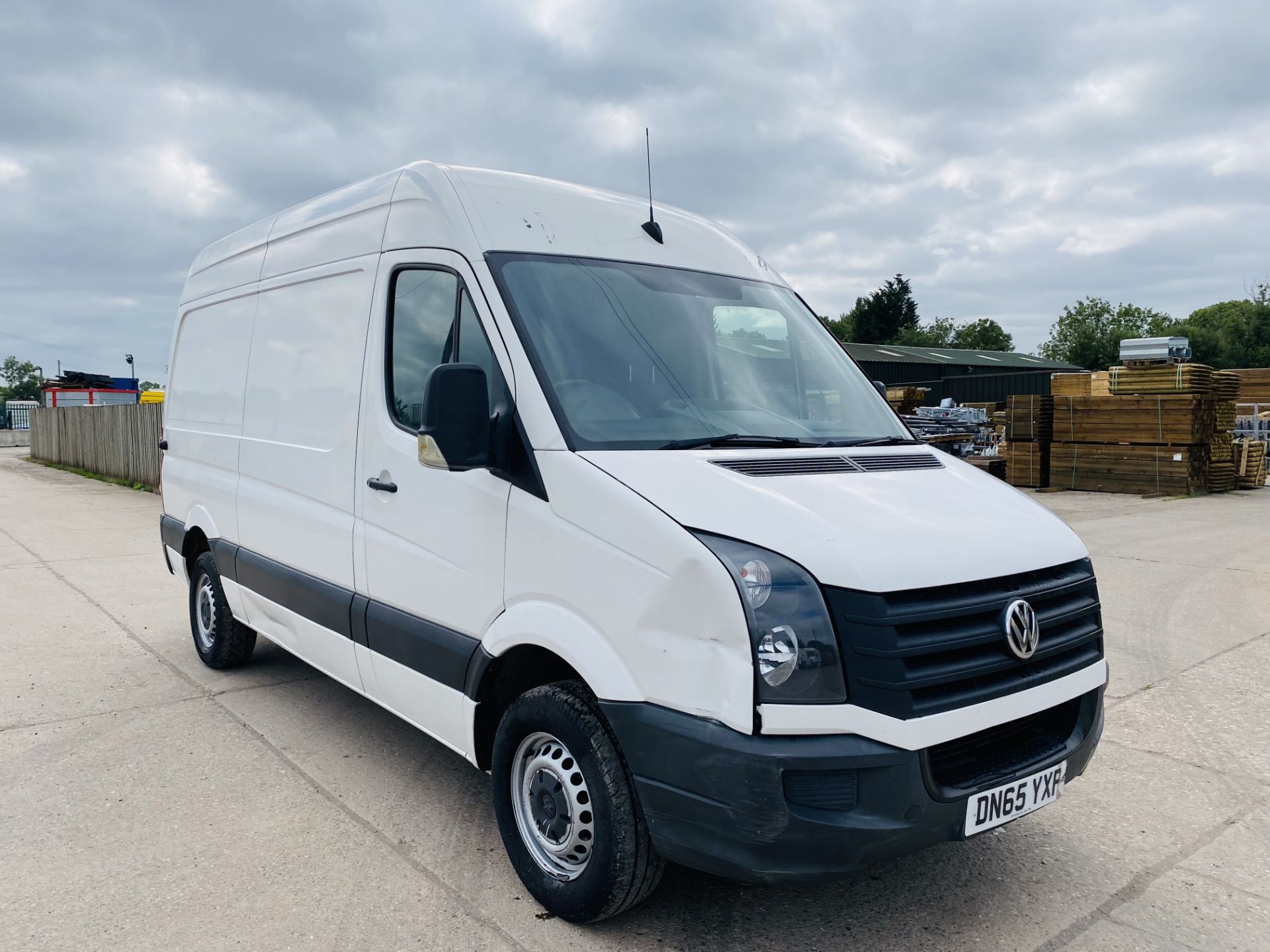 (On Sale) VOLKSWAGEN CRAFTER 2.0TDI (109) MWB HIGH ROOF - (2016 MODEL) 1 KEEPER -ONLY 104K MILES - Image 2 of 18