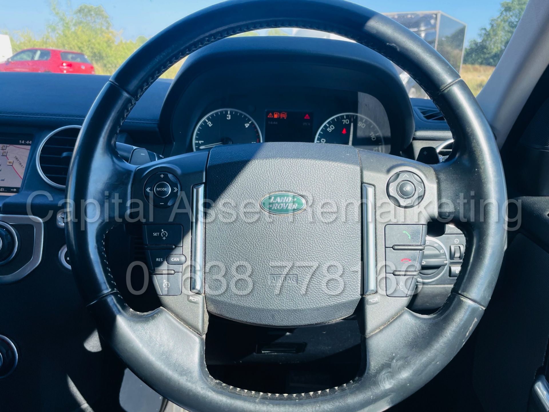 LAND ROVER DISCOVERY *SE TECH* 7 SEATER SUV (2015 MODEL) '3.0 SDV6 - AUTOMATIC' *MASSIVE SPEC* - Image 52 of 54