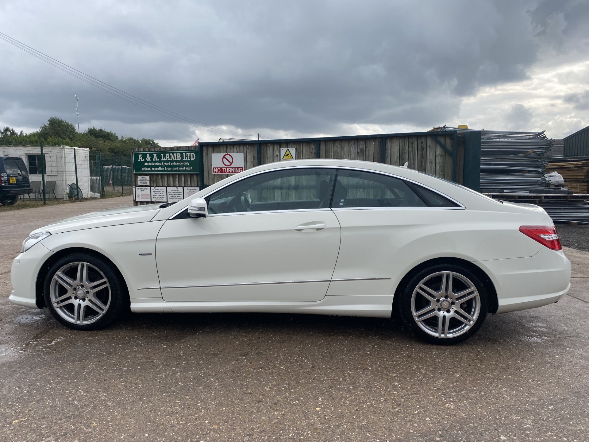 (ON SALE) MERCEDES E350 7G AUTO "BLUEEFFICIENCY "AMG" SPORT" COUPE (11 REG) SAT NAV *228BHP* LEATHER - Image 5 of 23