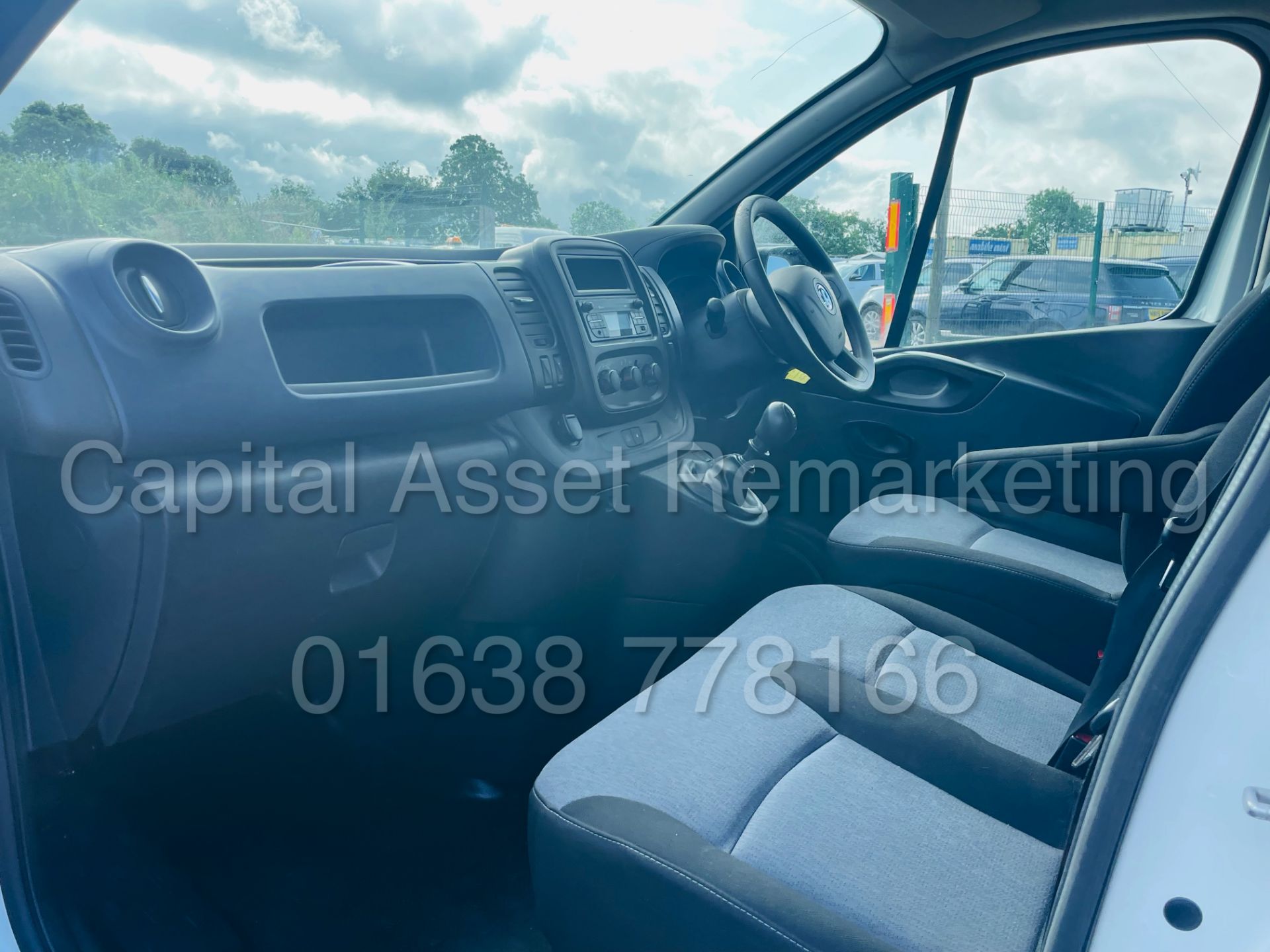 VAUXHALL VIVARO 2900 *SWB - 6 SEATER CREW VAN* (2017 - EURO 6) '1.6 CDTI - 115 BHP - 6 SPEED' - Image 19 of 46