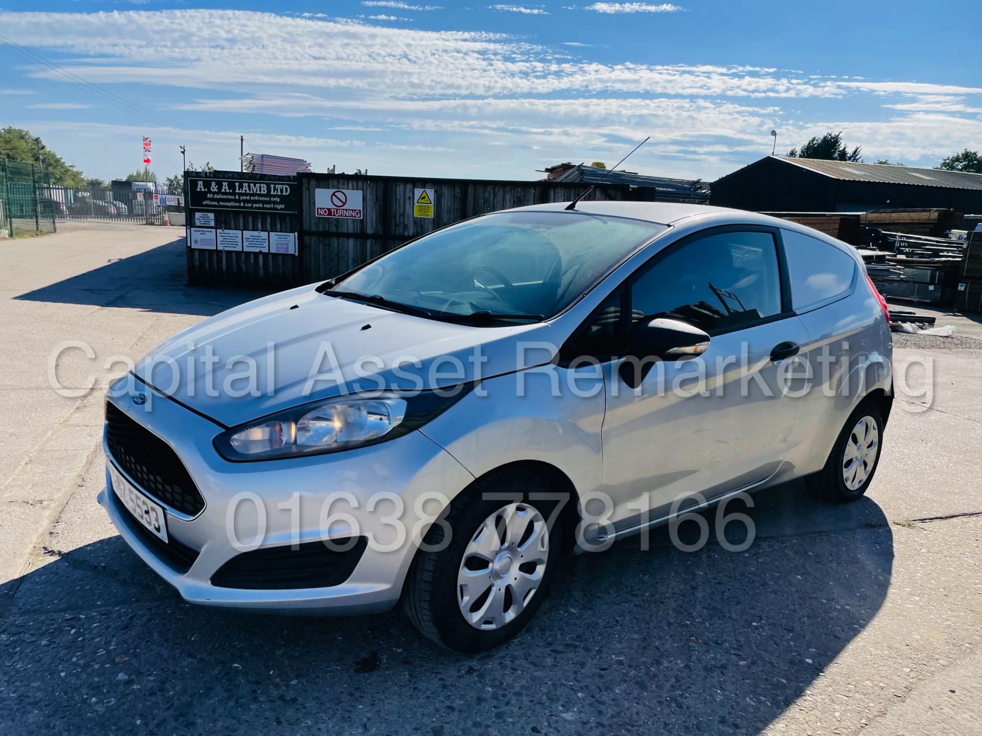 (ON SALE) FORD FIESTA *LCV - PANEL VAN* (EURO 6) '1.5 TDCI - STOP/START' *A/C* 1 OWNER (NO VAT) - Image 6 of 39