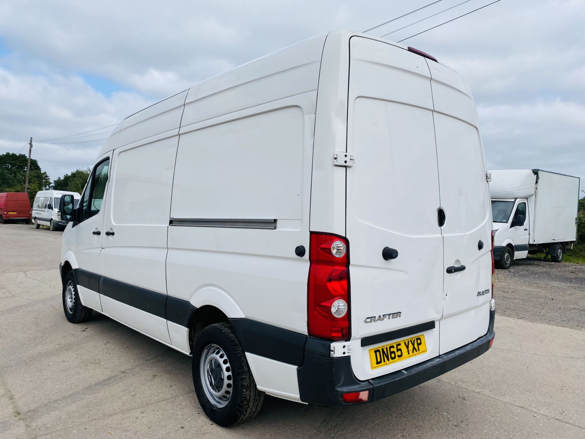 (On Sale) VOLKSWAGEN CRAFTER 2.0TDI (109) MWB HIGH ROOF - (2016 MODEL) 1 KEEPER -ONLY 104K MILES - Image 5 of 18