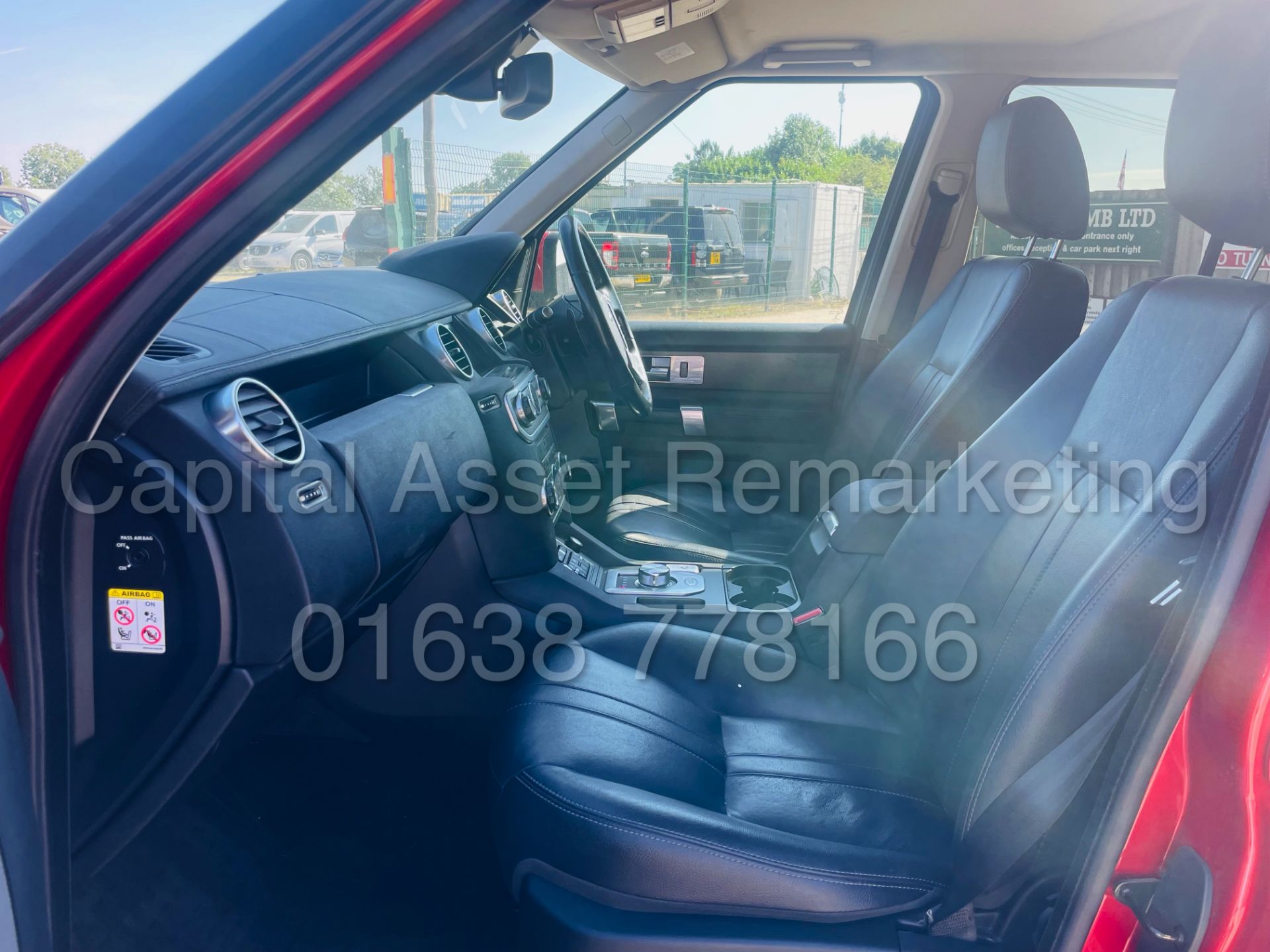 LAND ROVER DISCOVERY *SE TECH* 7 SEATER SUV (2015 MODEL) '3.0 SDV6 - AUTOMATIC' *MASSIVE SPEC* - Image 25 of 54