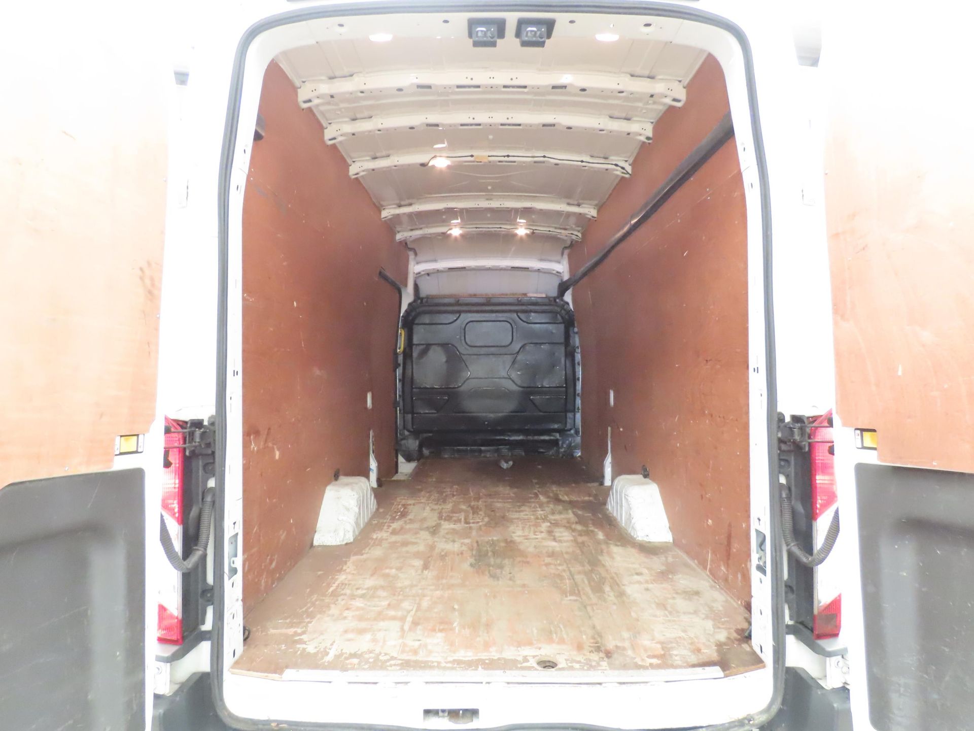 FORD TRANSIT 125 T350 *L4 XLWB HI-ROOF* (2016) '2.2 TDCI - 125 BHP - 6 SPEED' (3500 KG) - Image 7 of 11