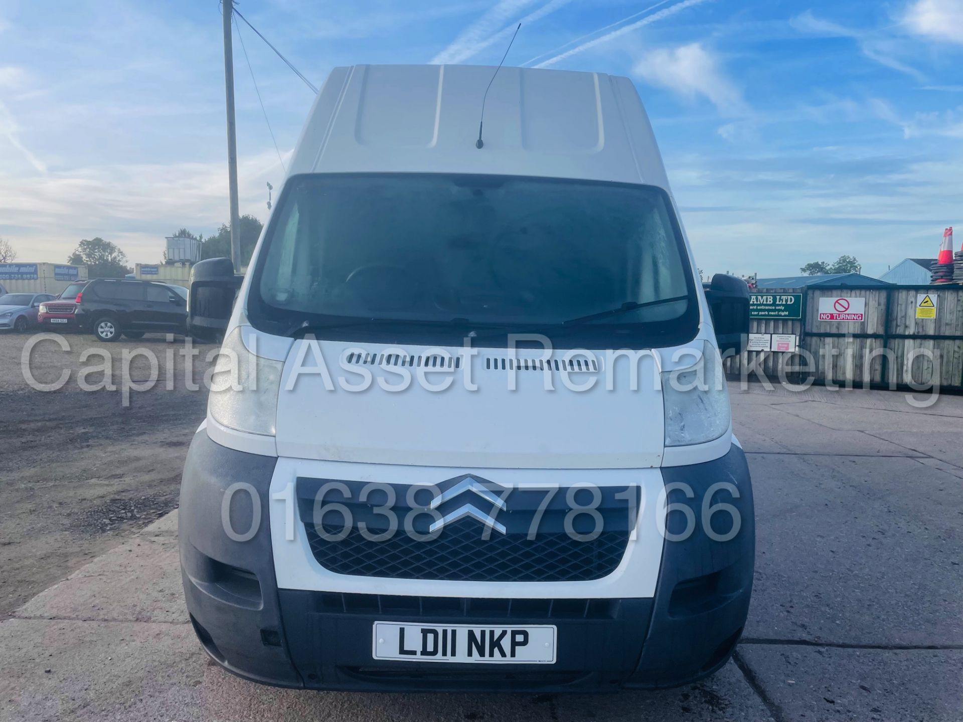 (On Sale) CITROEN RELAY 35 *LWB - EXTRA HI-ROOF* (2011) '2.2 HDI - 120 BHP - 6 SPEED' (3500 KG) - Image 4 of 32