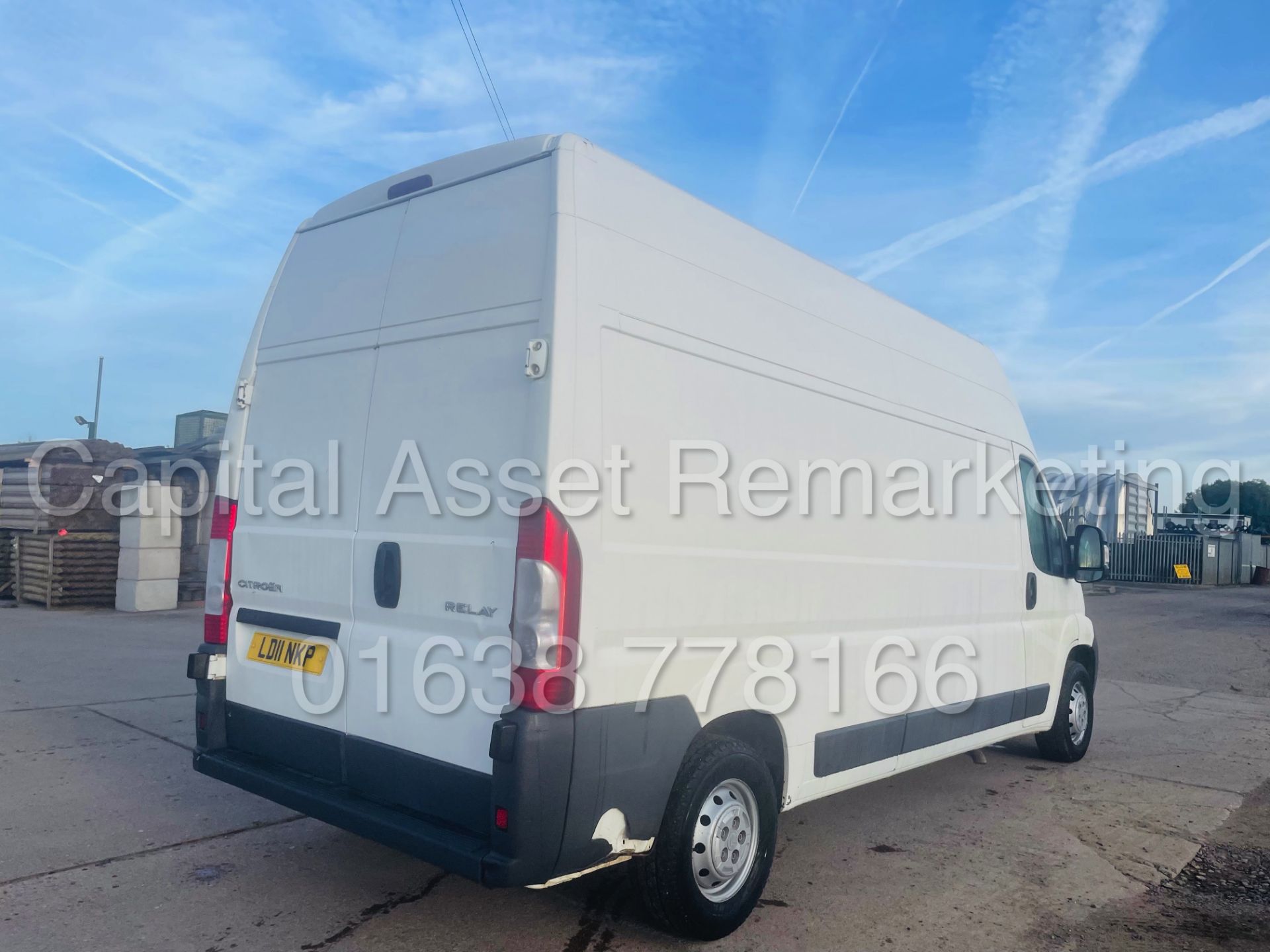 (On Sale) CITROEN RELAY 35 *LWB - EXTRA HI-ROOF* (2011) '2.2 HDI - 120 BHP - 6 SPEED' (3500 KG) - Image 12 of 32