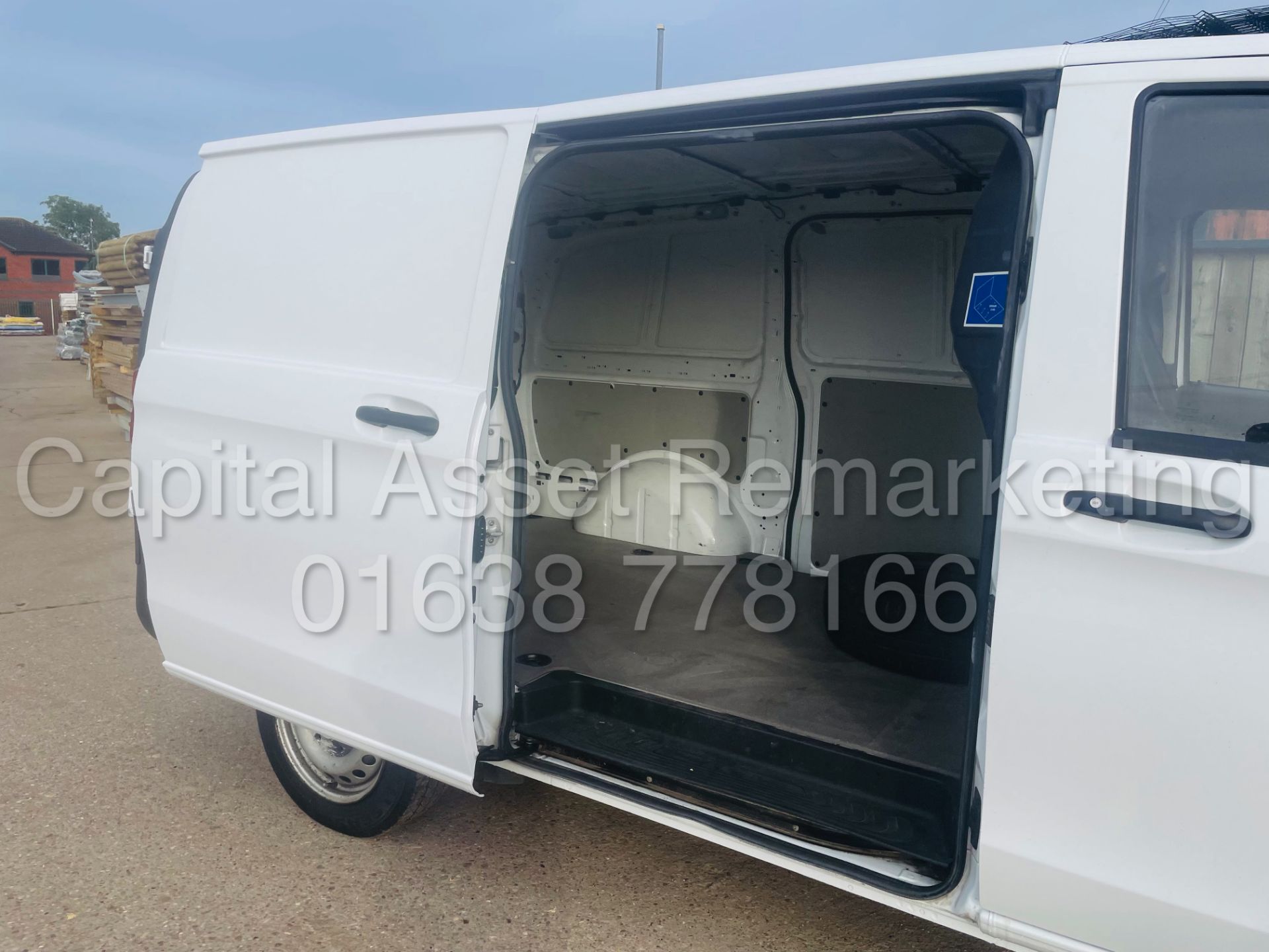 ON SALE MERCEDES-BENZ VITO CDI *LWB - PANEL VAN* (2018 - EURO 6) '6 SPEED - CRUISE CONTROL (1 OWNER) - Image 27 of 43