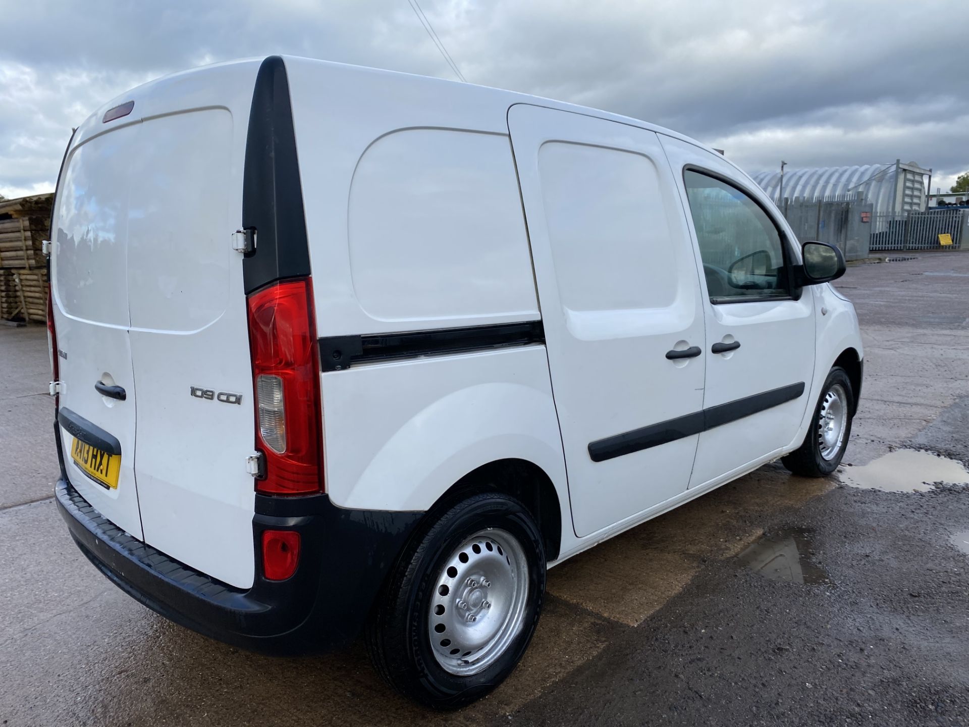 ON SALE MERCEDES - BENZ CITAN 109 CDI DIESEL (2013 - 13 REG) 'LONG WHEEL BASE' NO VAT SAVE 20% !!! - Image 14 of 21