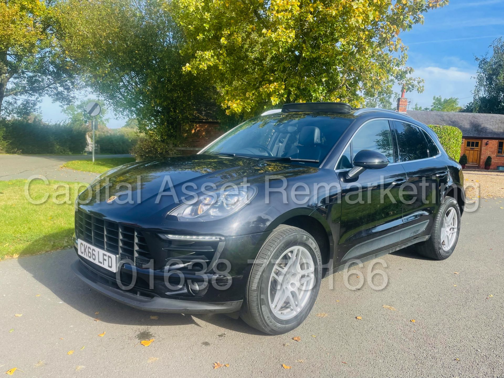 PORSCHE MACAN S *SPORTS SUV* (2017) '3.0 V6 DIESEL - 258 BHP - AUTO PDK' *MASSIVE SPEC* - Image 2 of 66