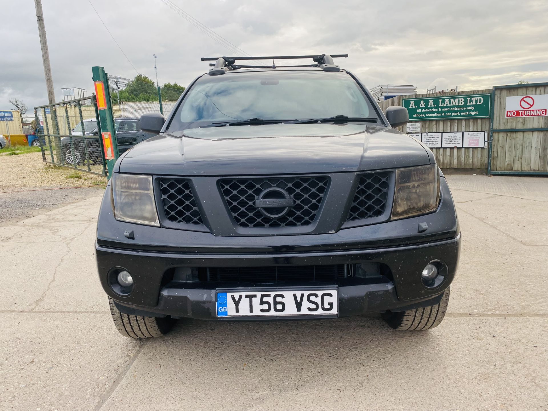 ON SALE NISSAN NAVARA DCI 2.5 "OUTLAW" AUTOMATIC D/CAB "BLACK EDITION" 172BHP!! - NEW SHAPE - NO VAT - Image 3 of 15