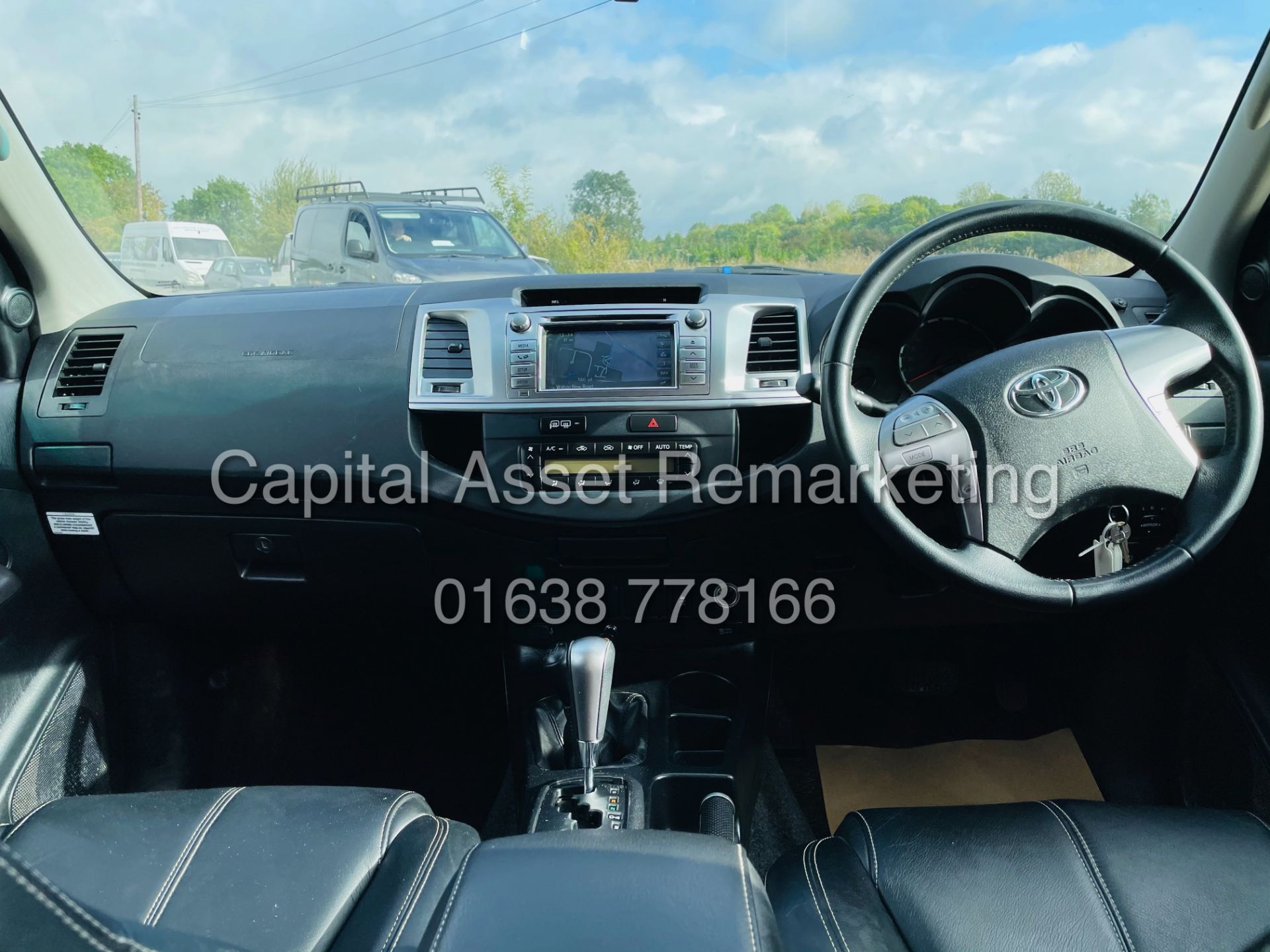 (On Sale) TOYOTA HILUX 3.0 D-4D "INVINCIBLE" AUTO (65 REG) ONLY 15,000 MILES-SAT NAV-LEATHER - Image 14 of 26