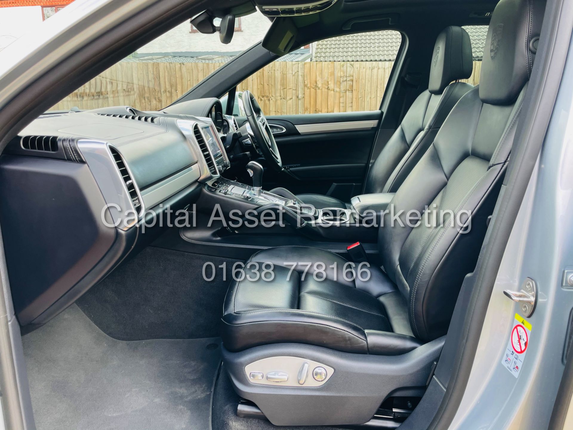 (On Sale) PORSCHE CAYENNE 3.0D V6 'PLATINUM" (18 REG) PAN ROOF - 14 WAY SEATS - AIR SUS - PASM - Image 22 of 41