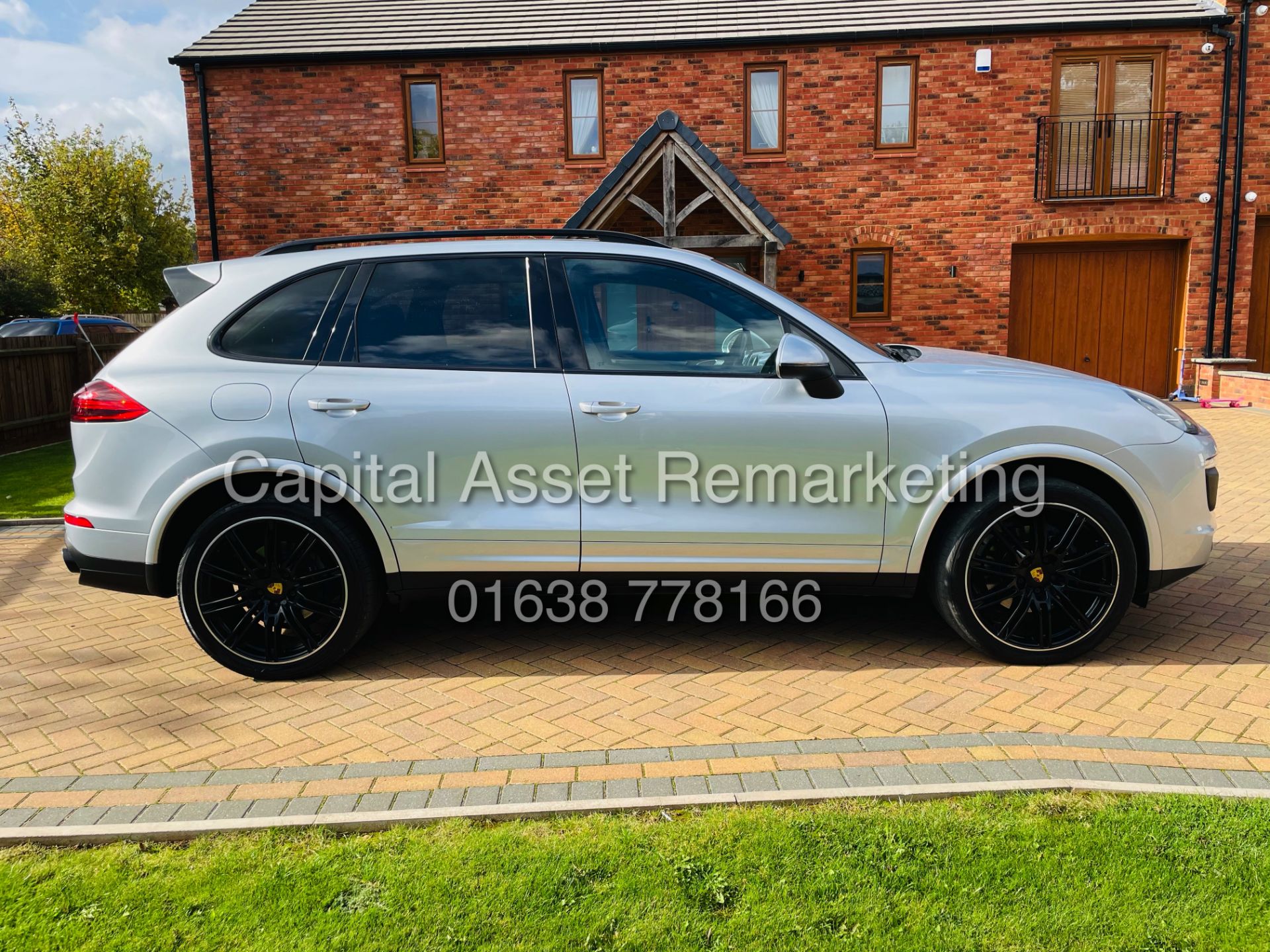 (On Sale) PORSCHE CAYENNE 3.0D V6 'PLATINUM" (18 REG) PAN ROOF - 14 WAY SEATS - AIR SUS - PASM - Image 13 of 41