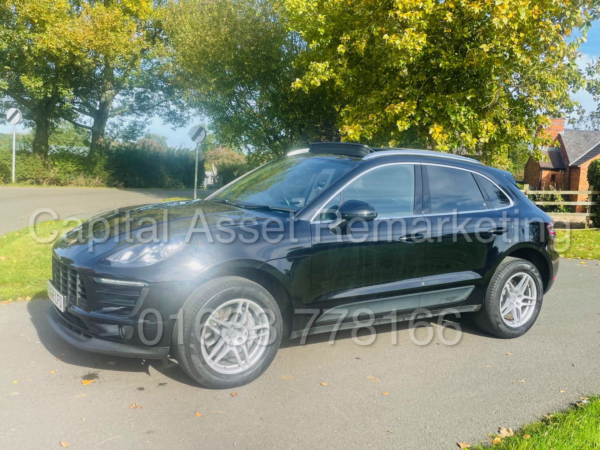 PORSCHE MACAN S *SPORTS SUV* (2017) '3.0 V6 DIESEL - 258 BHP - AUTO PDK' *MASSIVE SPEC* - Image 3 of 66