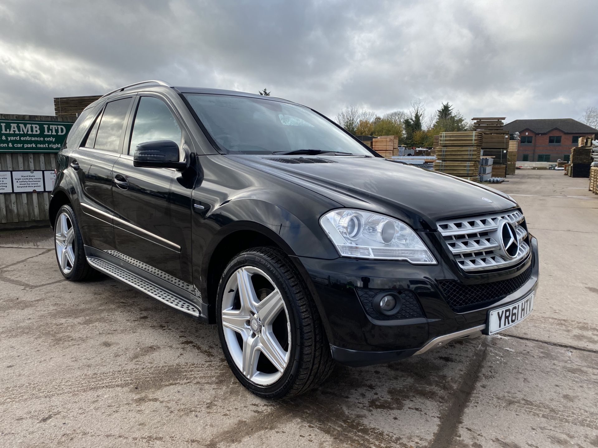 ON SALE MERCEDES ML350 CDI 'AUTO' "AMG SPORT" 2012 MODEL- SAT NAV - RED LEATHER - "BLACK " NO VAT!! - Image 2 of 25