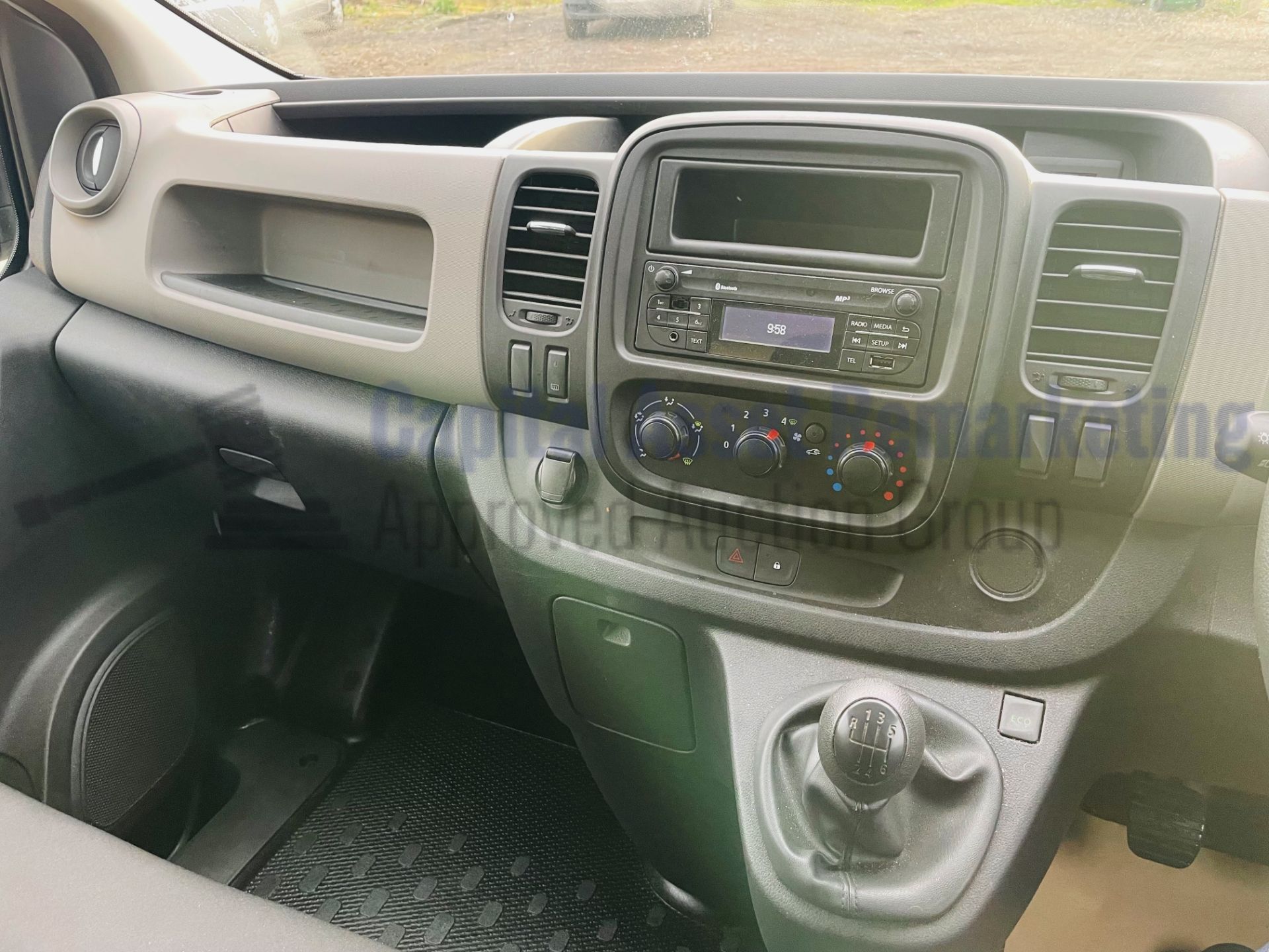 RENAULT TRAFIC SL27 *BUSINESS EDITION* SWB - PANE VAN (2019 - EURO 6) '1.6 DCI - 6 SPEED' *U-LEZ* - Image 35 of 41