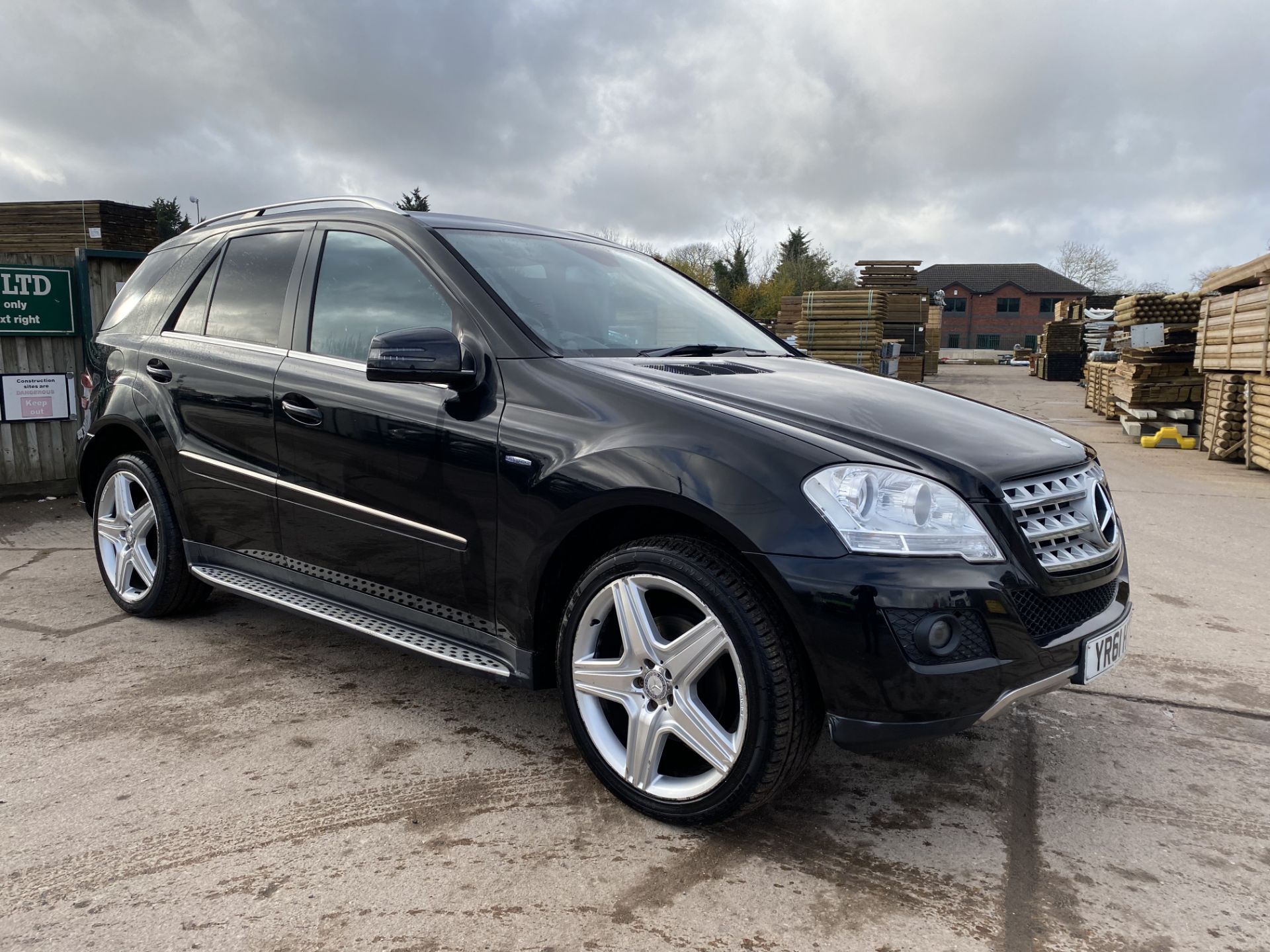 ON SALE MERCEDES ML350 CDI 'AUTO' "AMG SPORT" 2012 MODEL- SAT NAV - RED LEATHER - "BLACK " NO VAT!!