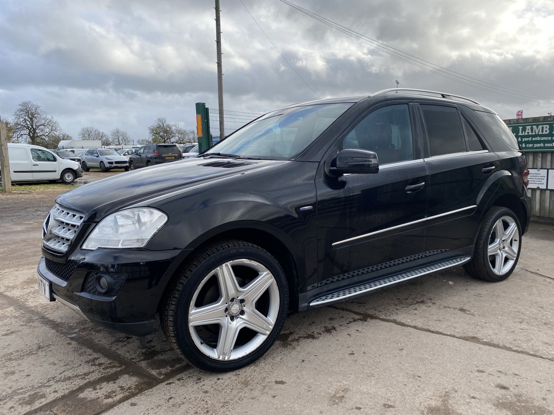 ON SALE MERCEDES ML350 CDI 'AUTO' "AMG SPORT" 2012 MODEL- SAT NAV - RED LEATHER - "BLACK " NO VAT!! - Image 5 of 25