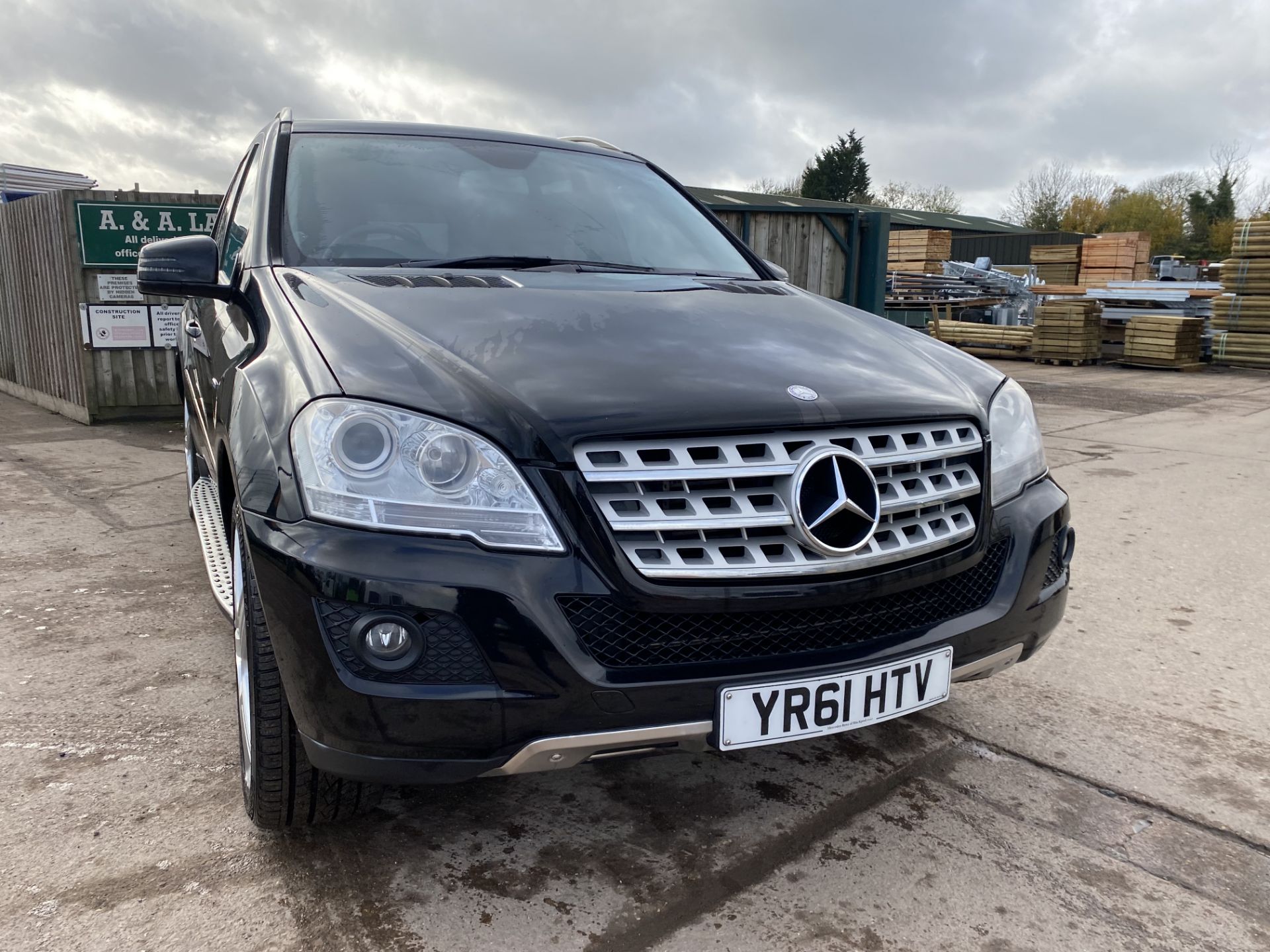 ON SALE MERCEDES ML350 CDI 'AUTO' "AMG SPORT" 2012 MODEL- SAT NAV - RED LEATHER - "BLACK " NO VAT!! - Image 3 of 25