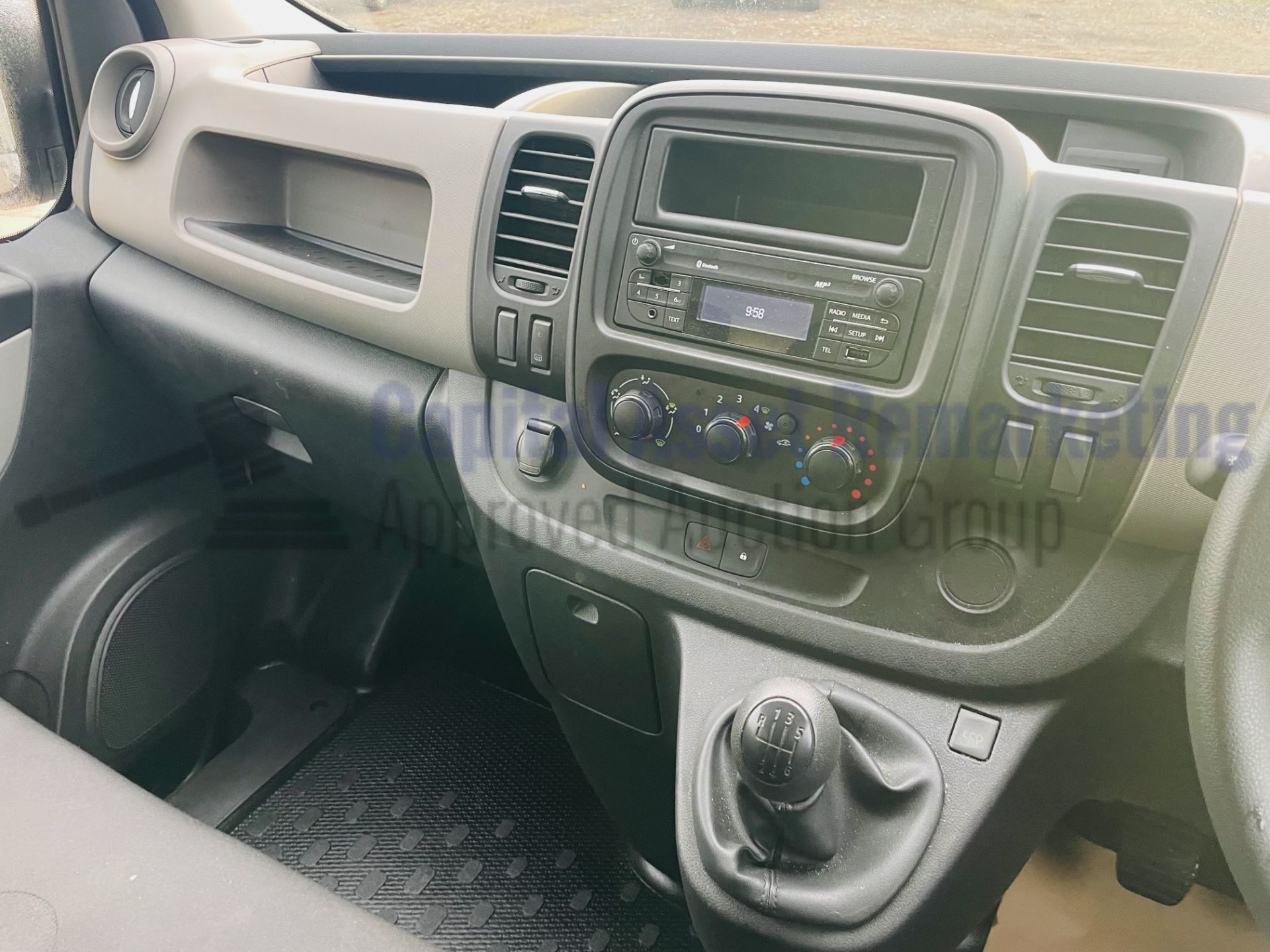 RENAULT TRAFIC SL27 *BUSINESS EDITION* SWB - PANE VAN (2019 - EURO 6) '1.6 DCI - 6 SPEED' *U-LEZ* - Image 34 of 41