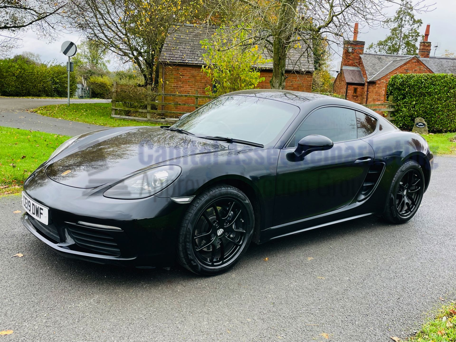 (On Sale) PORSCHE 718 CAYMAN *COUPE* (2019 - NEW MODEL) '2.0 PETROL' *SPORTS EXHAUST -NAV* (1 OWNER) - Image 6 of 51