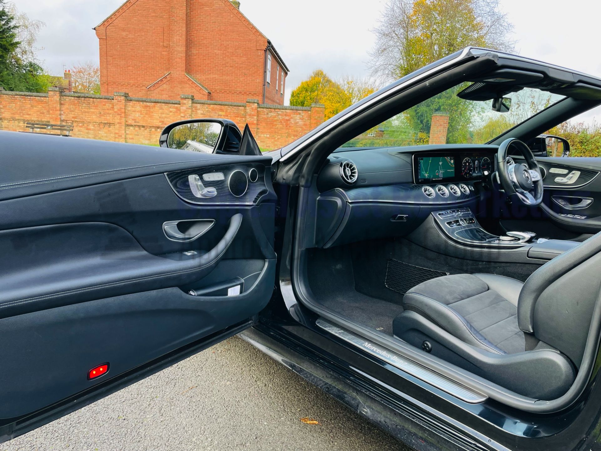 MERCEDES-BENZ E220d *AMG LINE - CABRIOLET* (2019 - EURO 6) '9G TRONIC AUTO - SAT NAV' *FULLY LOADED* - Image 36 of 66