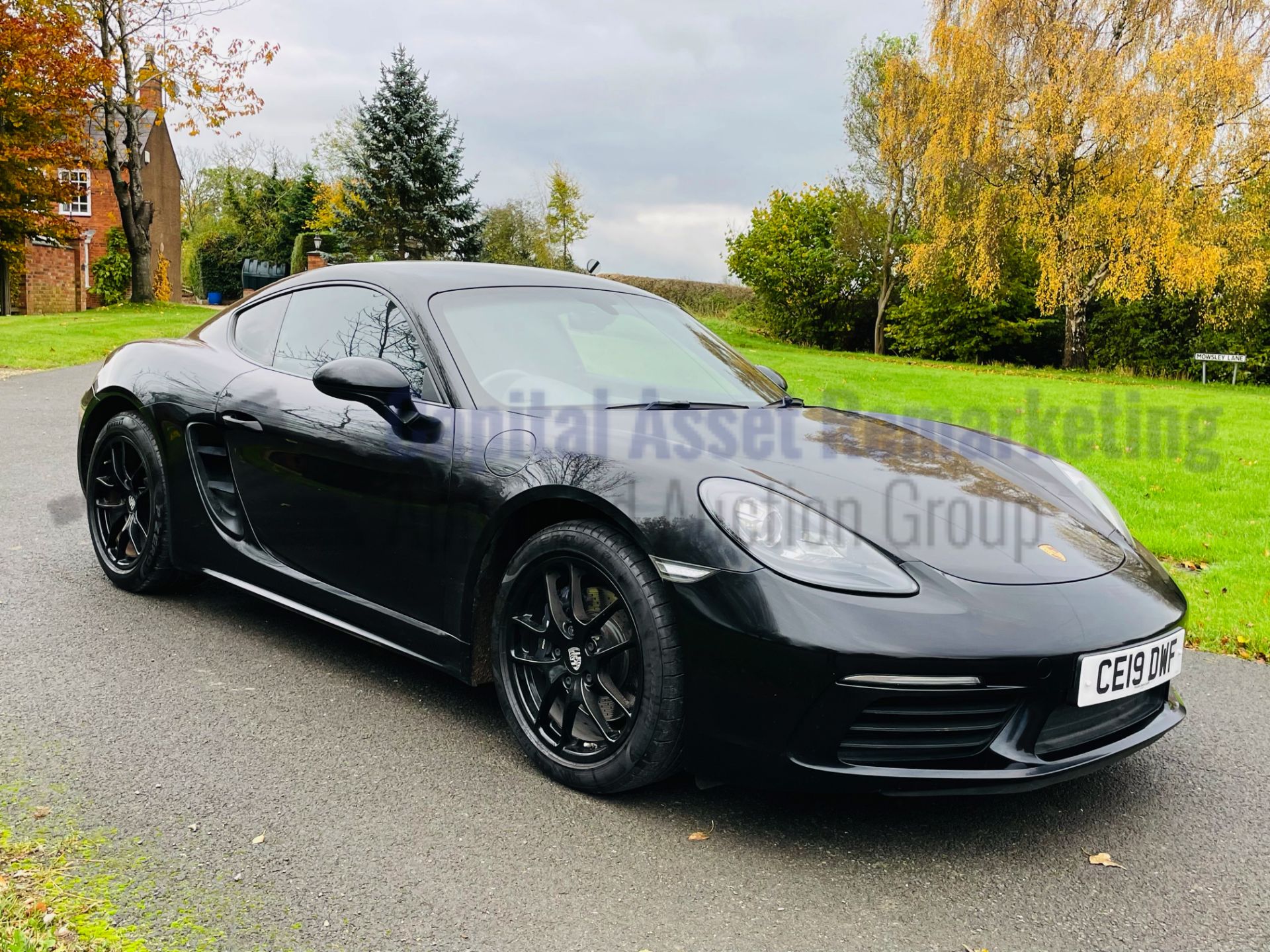 (On Sale) PORSCHE 718 CAYMAN *COUPE* (2019 - NEW MODEL) '2.0 PETROL' *SPORTS EXHAUST -NAV* (1 OWNER) - Image 2 of 51