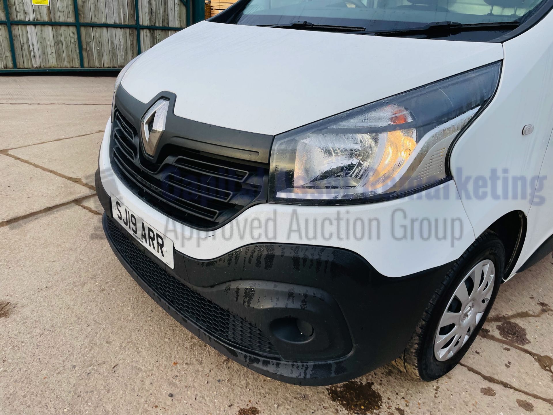 RENAULT TRAFIC SL27 *BUSINESS EDITION* SWB - PANE VAN (2019 - EURO 6) '1.6 DCI - 6 SPEED' *U-LEZ* - Image 16 of 41