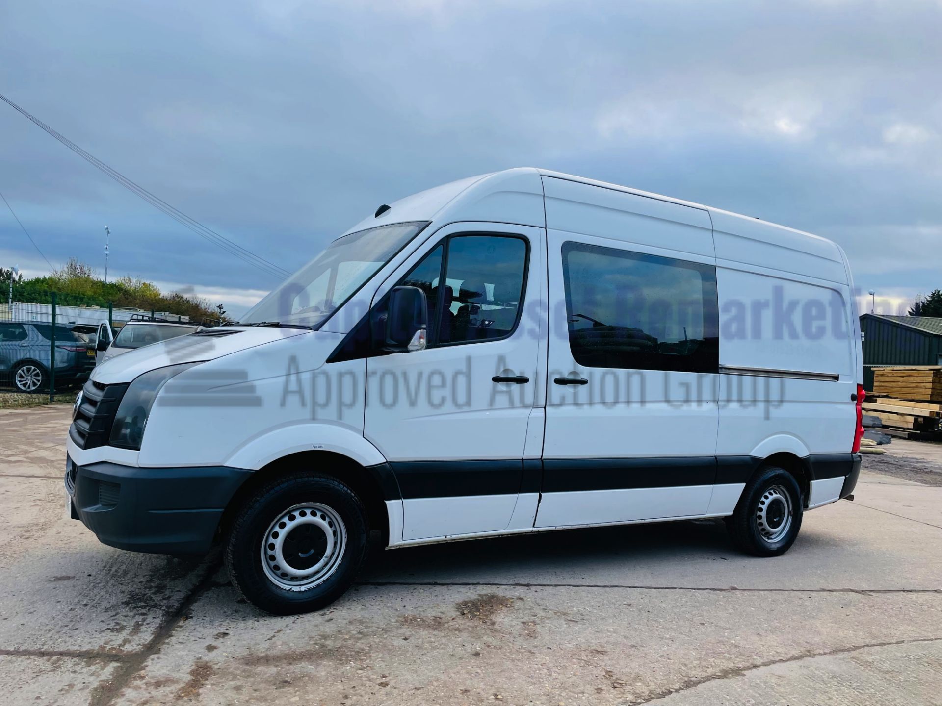 (On Sale) VOLKSWAGEN CRAFTER *MWB HI-ROOF - WELFARE UNIT* (2015) '2.0 TDI - 6 SPEED' *W/C & HEATER* - Image 8 of 51