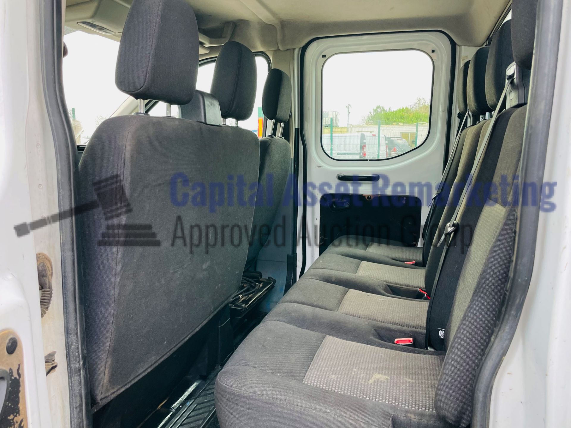 FORD TRANSIT *7 SEATER - DOUBLE CAB TIPPER* (2015) '2.2 TDCI - 125 BHP - 6 SPEED' (3500 KG) - Image 27 of 48
