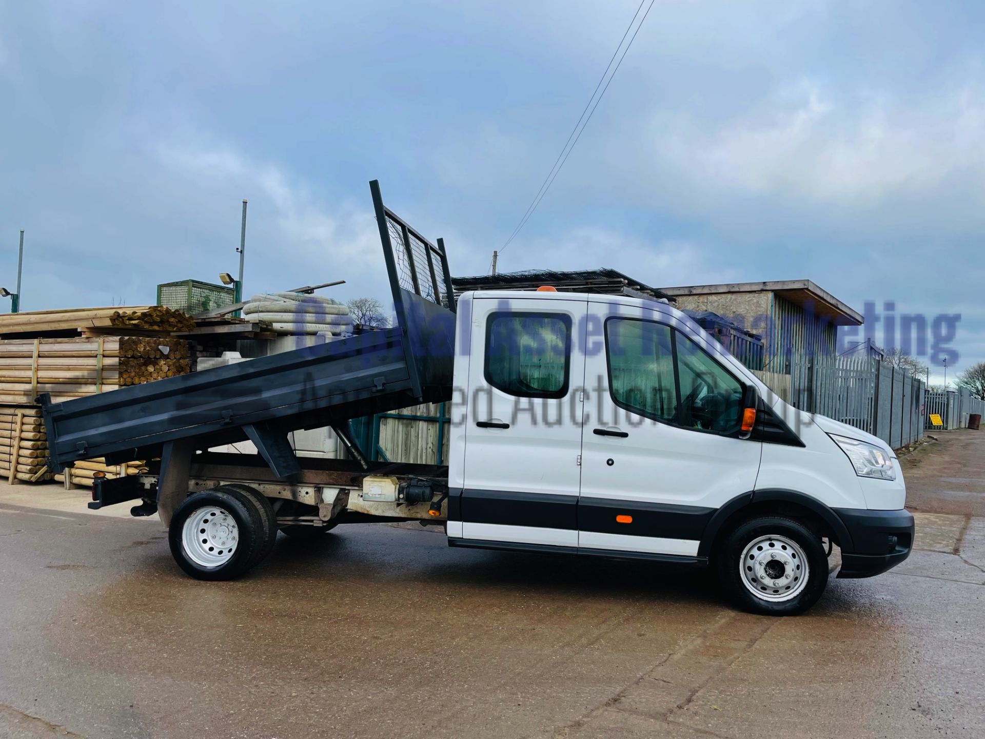 FORD TRANSIT *7 SEATER - DOUBLE CAB TIPPER* (2015) '2.2 TDCI - 125 BHP - 6 SPEED' (3500 KG) - Image 17 of 48