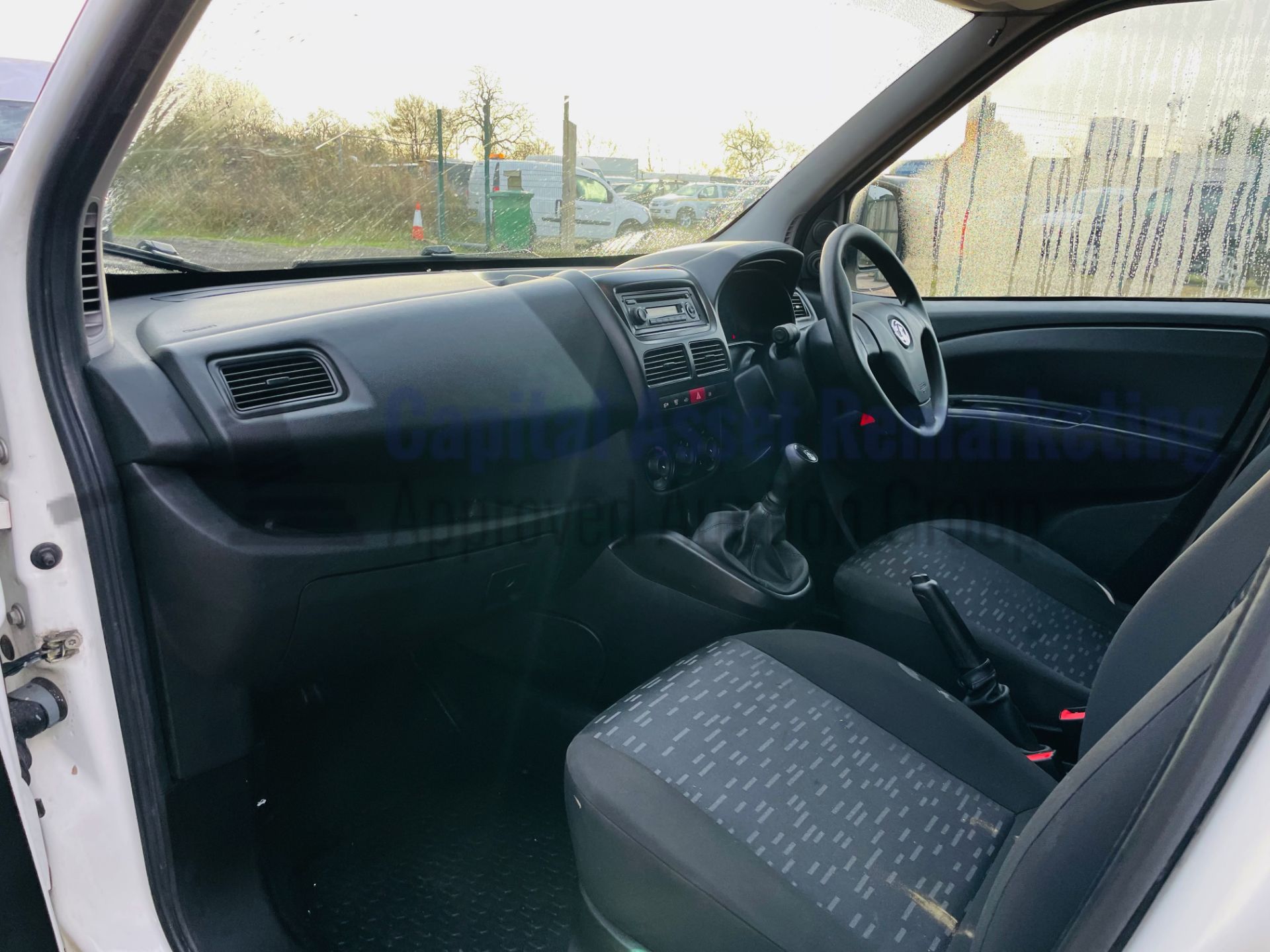 (On Sale) VAUXHALL COMBO 2300 *LWB - PANEL VAN* (2016 - NEW MODEL) 'CDTI - STOP/START' (1 OWNER) - Image 19 of 37