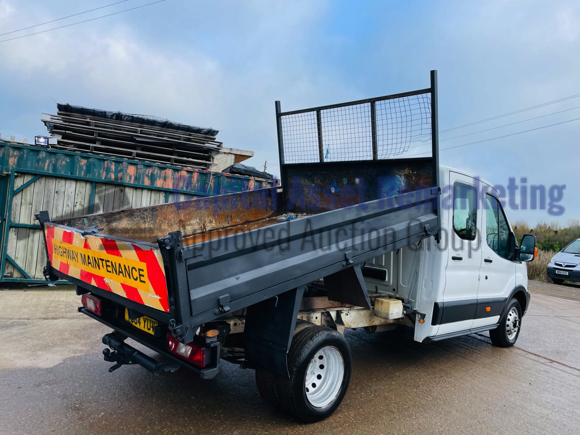 FORD TRANSIT *7 SEATER - DOUBLE CAB TIPPER* (2015) '2.2 TDCI - 125 BHP - 6 SPEED' (3500 KG) - Image 15 of 48