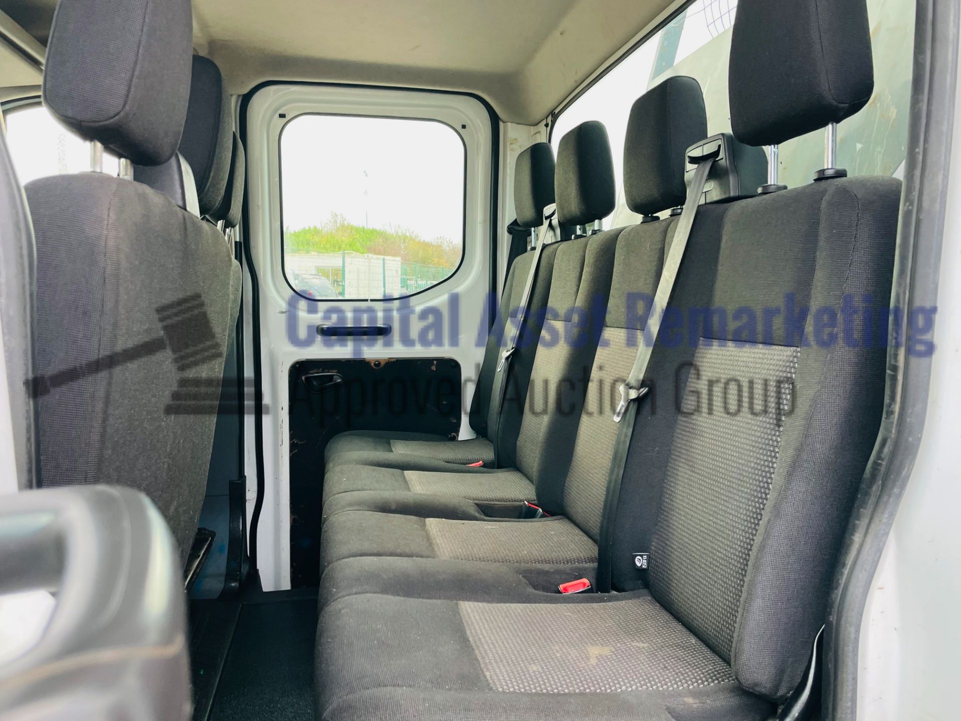 FORD TRANSIT *7 SEATER - DOUBLE CAB TIPPER* (2015) '2.2 TDCI - 125 BHP - 6 SPEED' (3500 KG) - Image 28 of 48