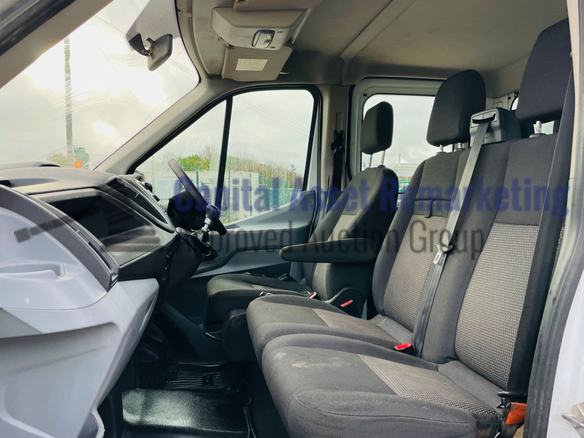 FORD TRANSIT *7 SEATER - DOUBLE CAB TIPPER* (2015) '2.2 TDCI - 125 BHP - 6 SPEED' (3500 KG) - Image 26 of 48