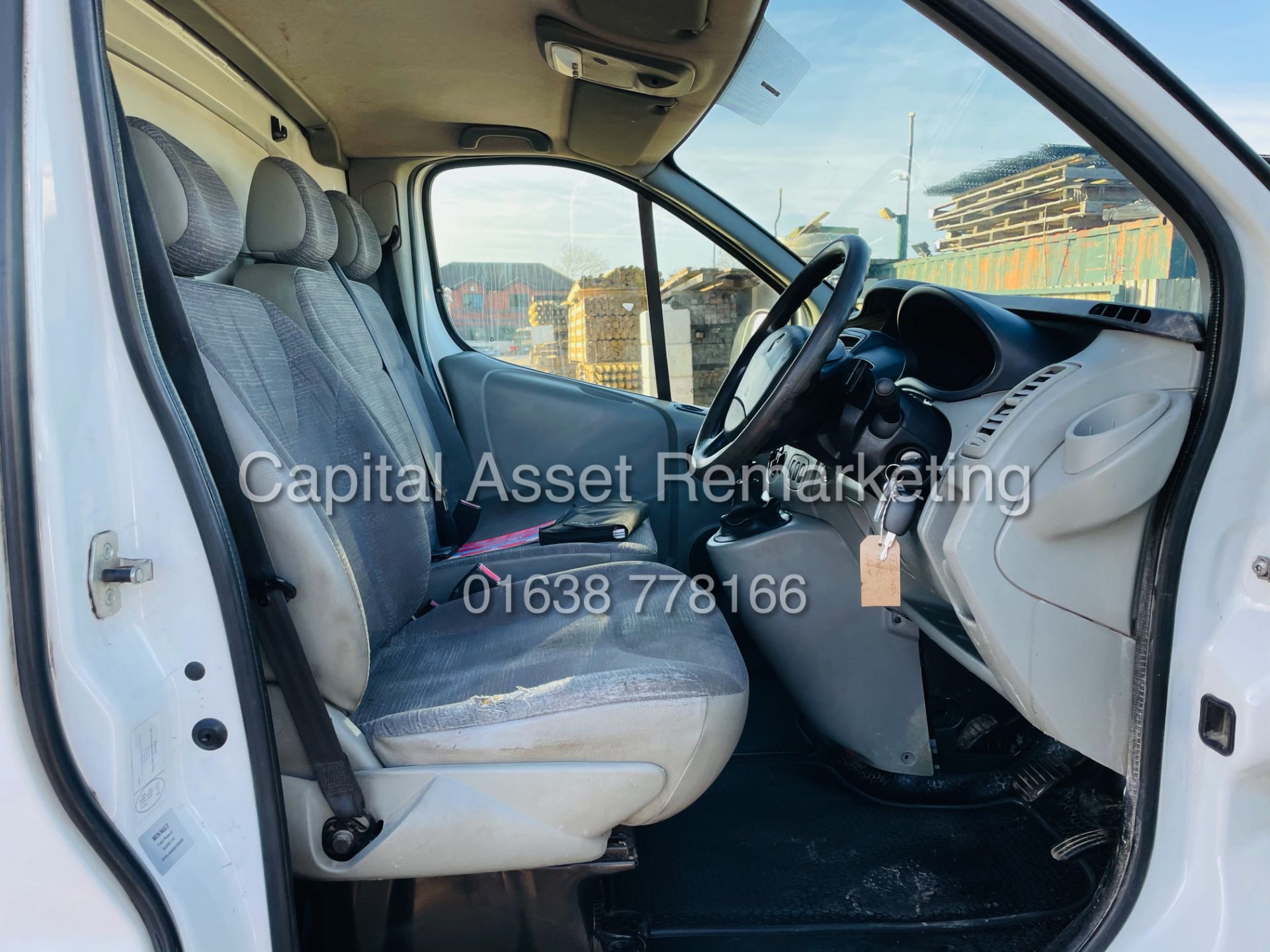 (ON SALE) RENAULT TRAFIC 2.0DCI (2011 MODEL) AIR CON - SAT NAV - ELEC PACK - RINO ROOF RACK (NO VAT) - Image 9 of 16