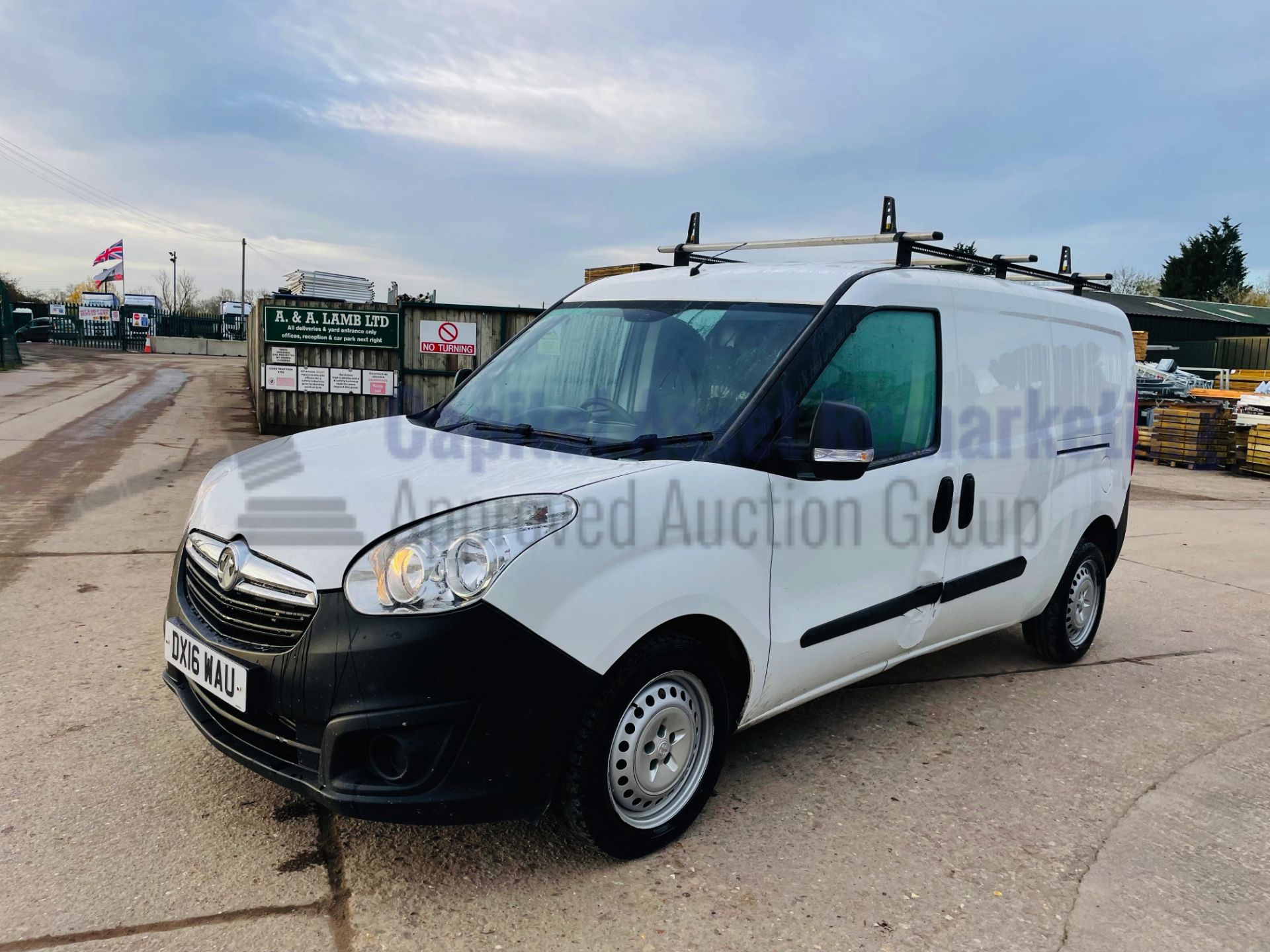 (On Sale) VAUXHALL COMBO 2300 *LWB - PANEL VAN* (2016 - NEW MODEL) 'CDTI - STOP/START' (1 OWNER) - Image 5 of 37