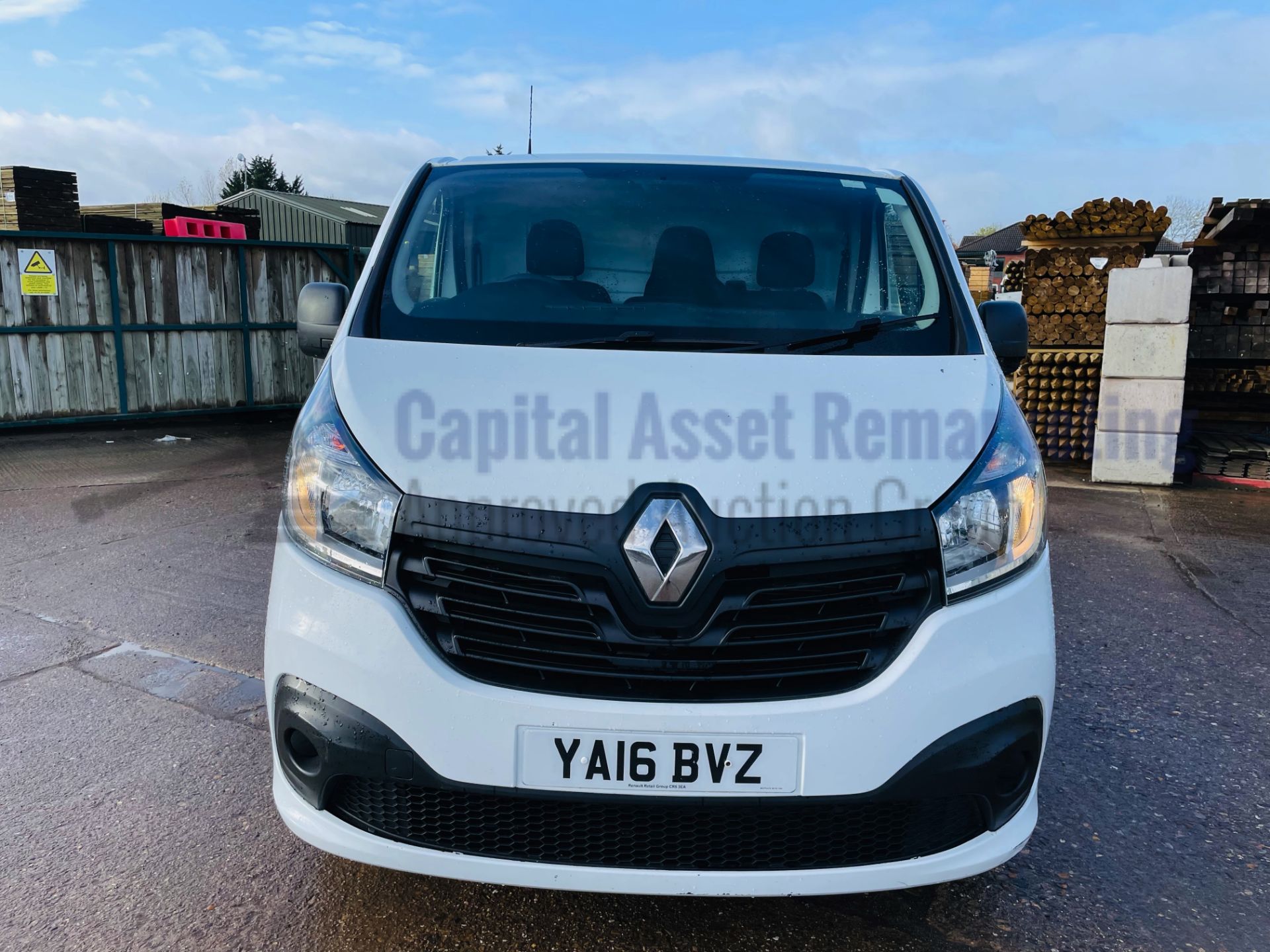 (ON SALE) RENAULT TRAFIC SL27 *BUSINESS PLUS* SWB - PANEL VAN (2016) '1.6 DCI - 6 SPEED'*AIR CON* - Image 4 of 40