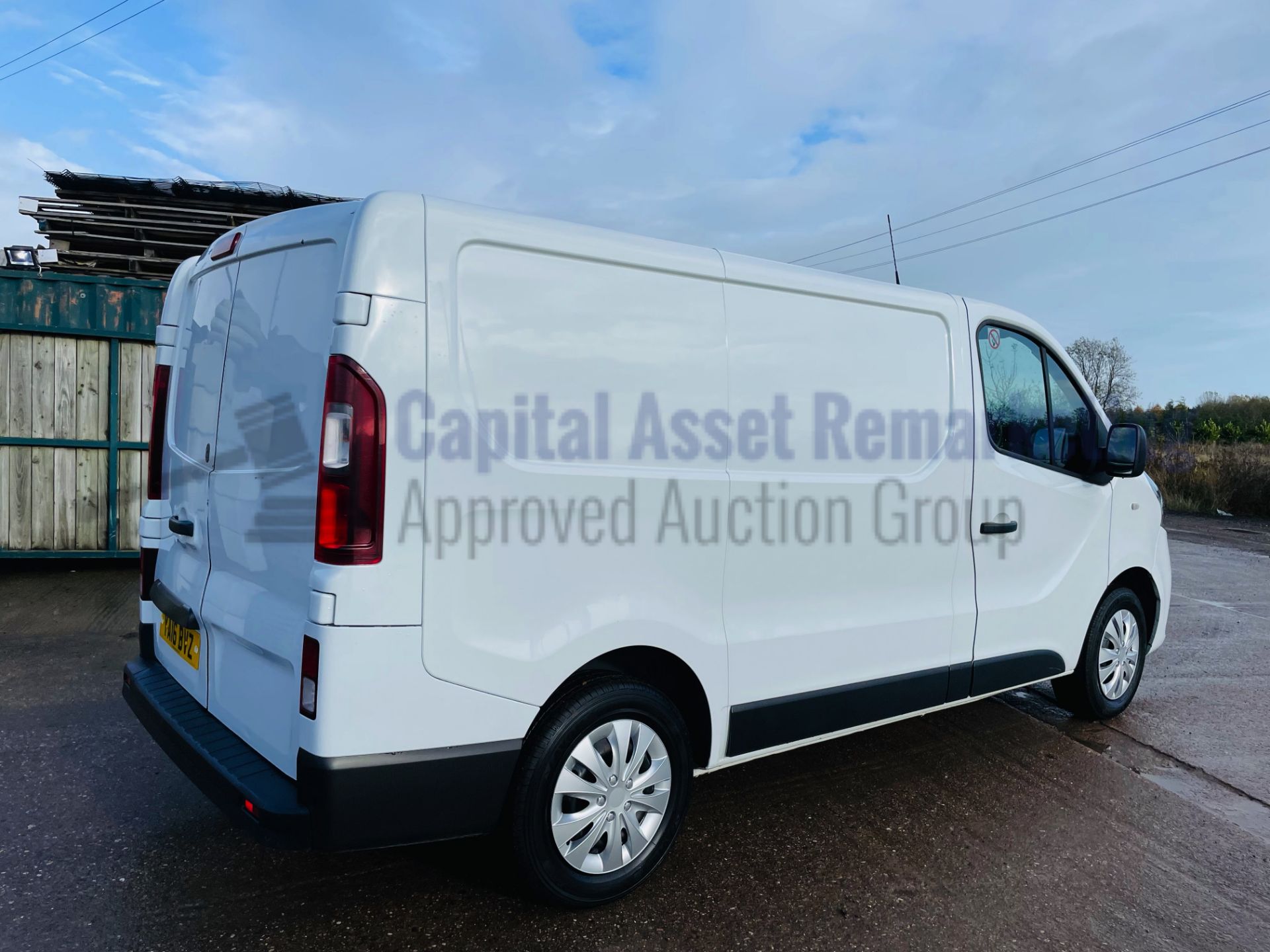 (ON SALE) RENAULT TRAFIC SL27 *BUSINESS PLUS* SWB - PANEL VAN (2016) '1.6 DCI - 6 SPEED'*AIR CON* - Image 13 of 40