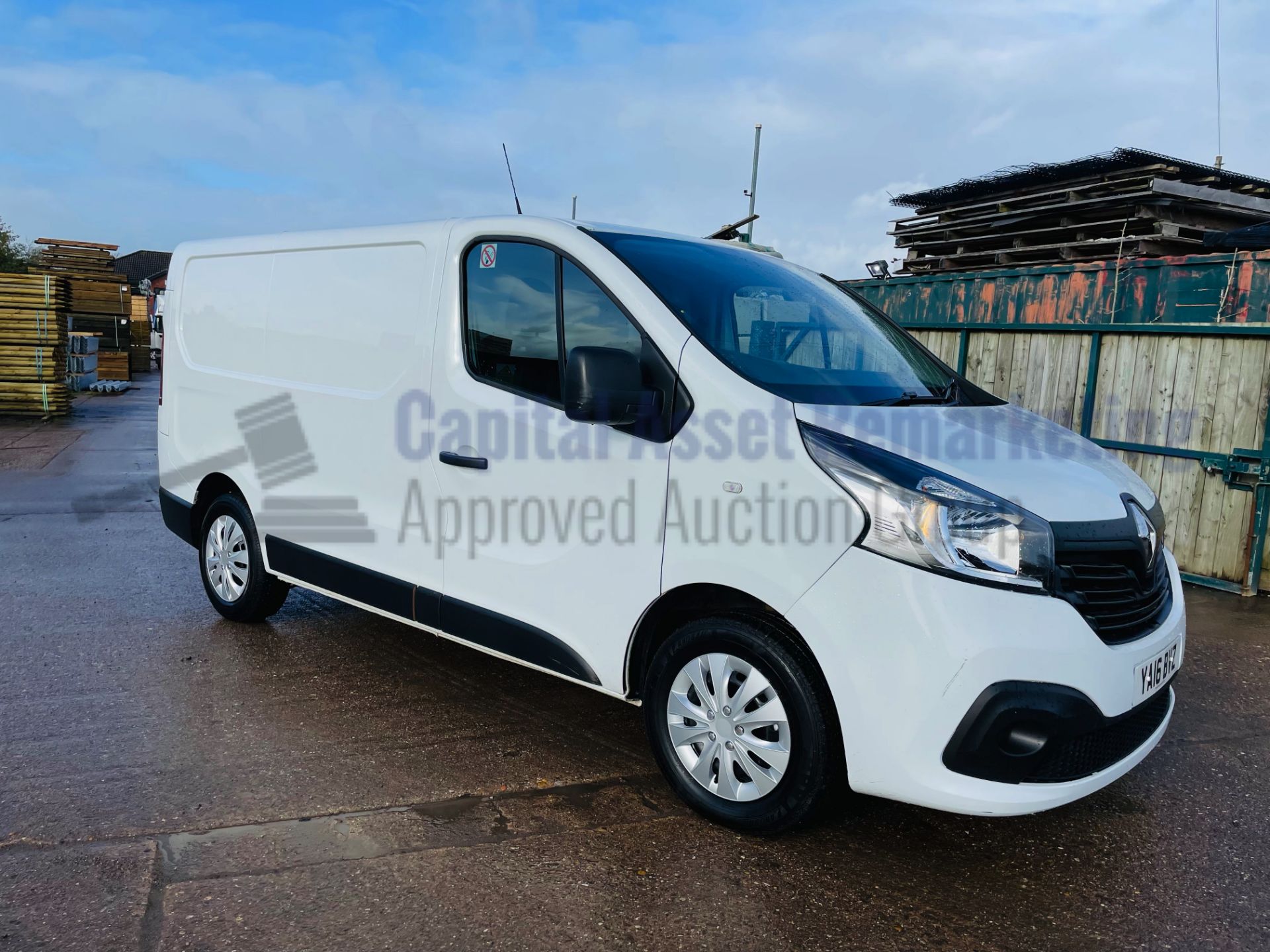 (ON SALE) RENAULT TRAFIC SL27 *BUSINESS PLUS* SWB - PANEL VAN (2016) '1.6 DCI - 6 SPEED'*AIR CON* - Image 2 of 40