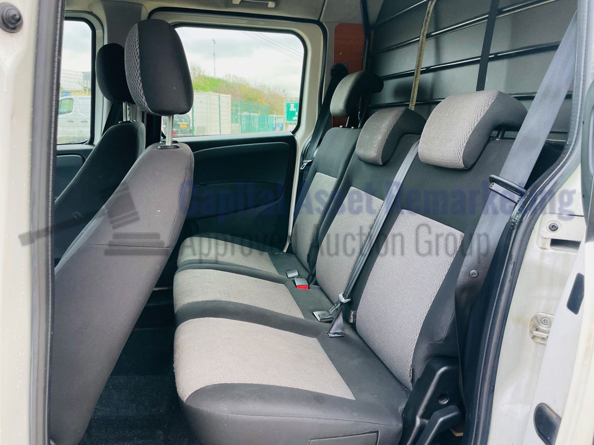 (SOLD) FIAT DOBLO *ACTIVE* 5 SEATER - CREW VAN (2017 - EURO 6) '1.6 DIESEL - 6 SPEED' *U-LEZ* - Image 24 of 40