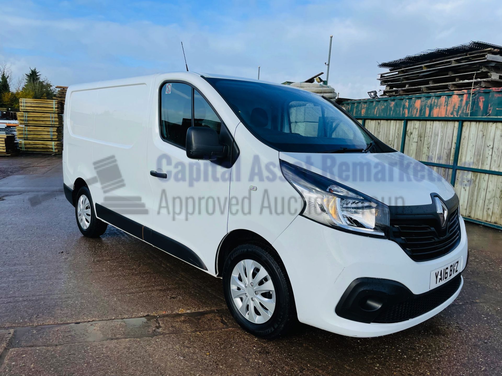 (ON SALE) RENAULT TRAFIC SL27 *BUSINESS PLUS* SWB - PANEL VAN (2016) '1.6 DCI - 6 SPEED'*AIR CON* - Image 3 of 40