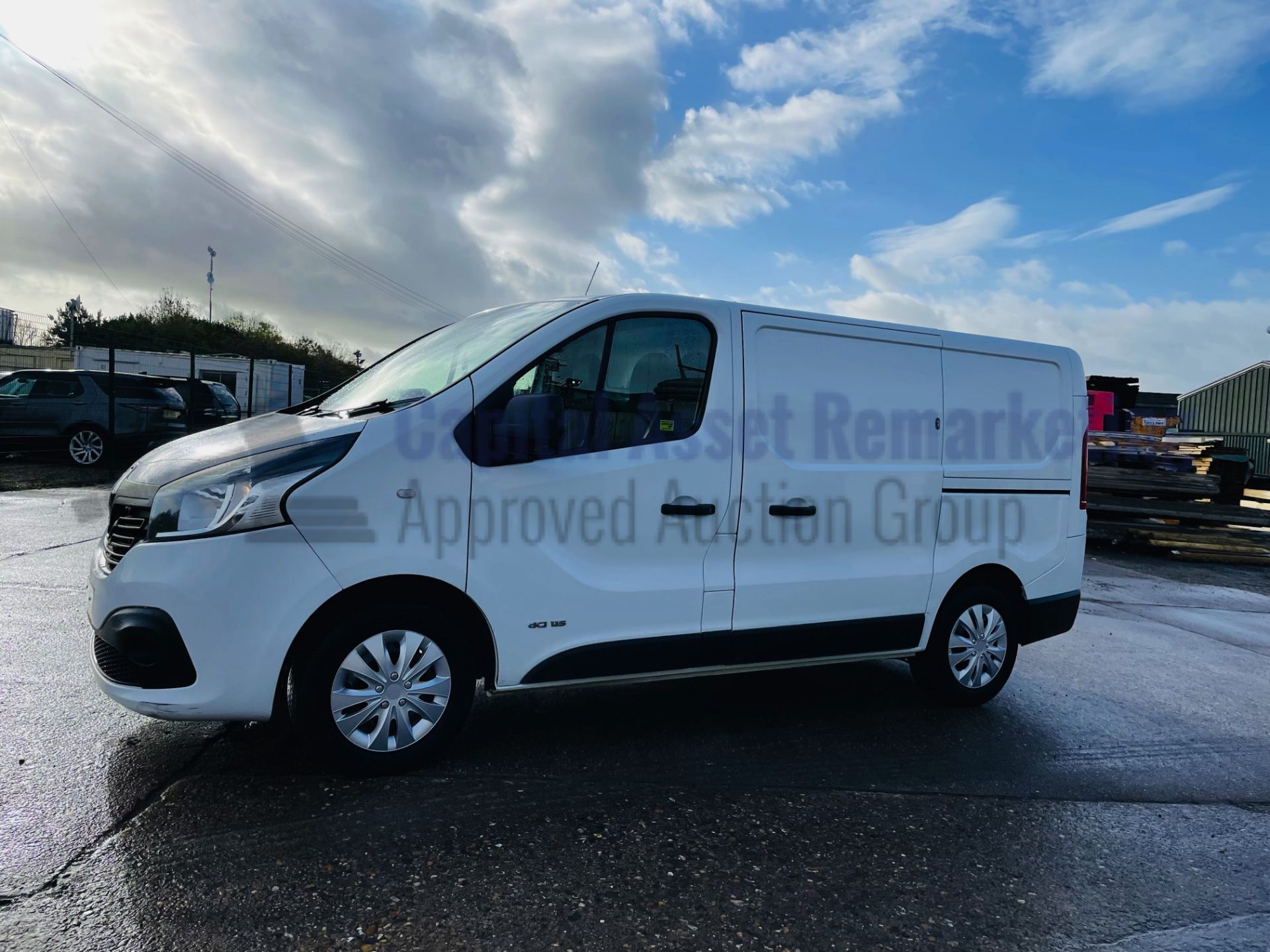 (ON SALE) RENAULT TRAFIC SL27 *BUSINESS PLUS* SWB - PANEL VAN (2016) '1.6 DCI - 6 SPEED'*AIR CON* - Image 8 of 40