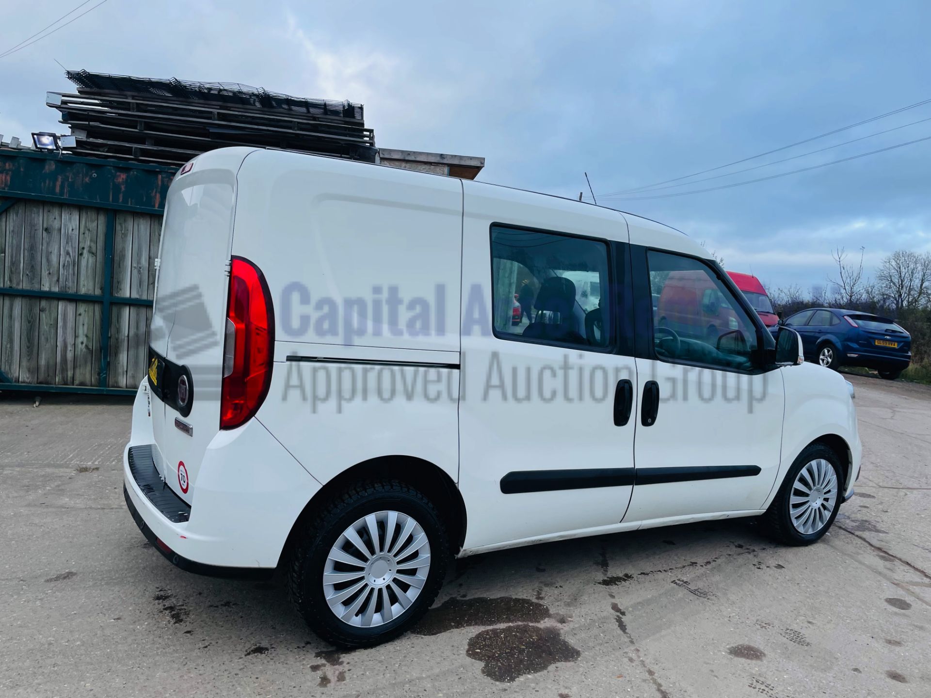 (SOLD) FIAT DOBLO *ACTIVE* 5 SEATER - CREW VAN (2017 - EURO 6) '1.6 DIESEL - 6 SPEED' *U-LEZ* - Image 13 of 40