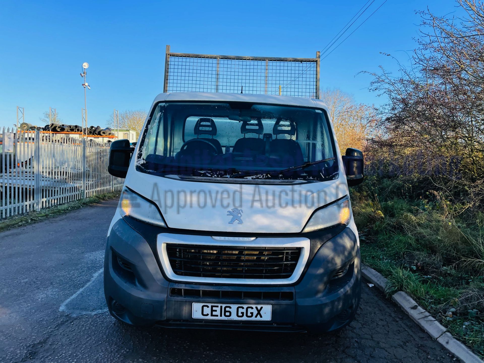 (On Sale) PEUGEOT BOXER 335 *TIPPER TRUCK* (2016) '2.2 HDI - 130 BHP - 6 SPEED' (1 OWNER) *3500 KG* - Image 5 of 38