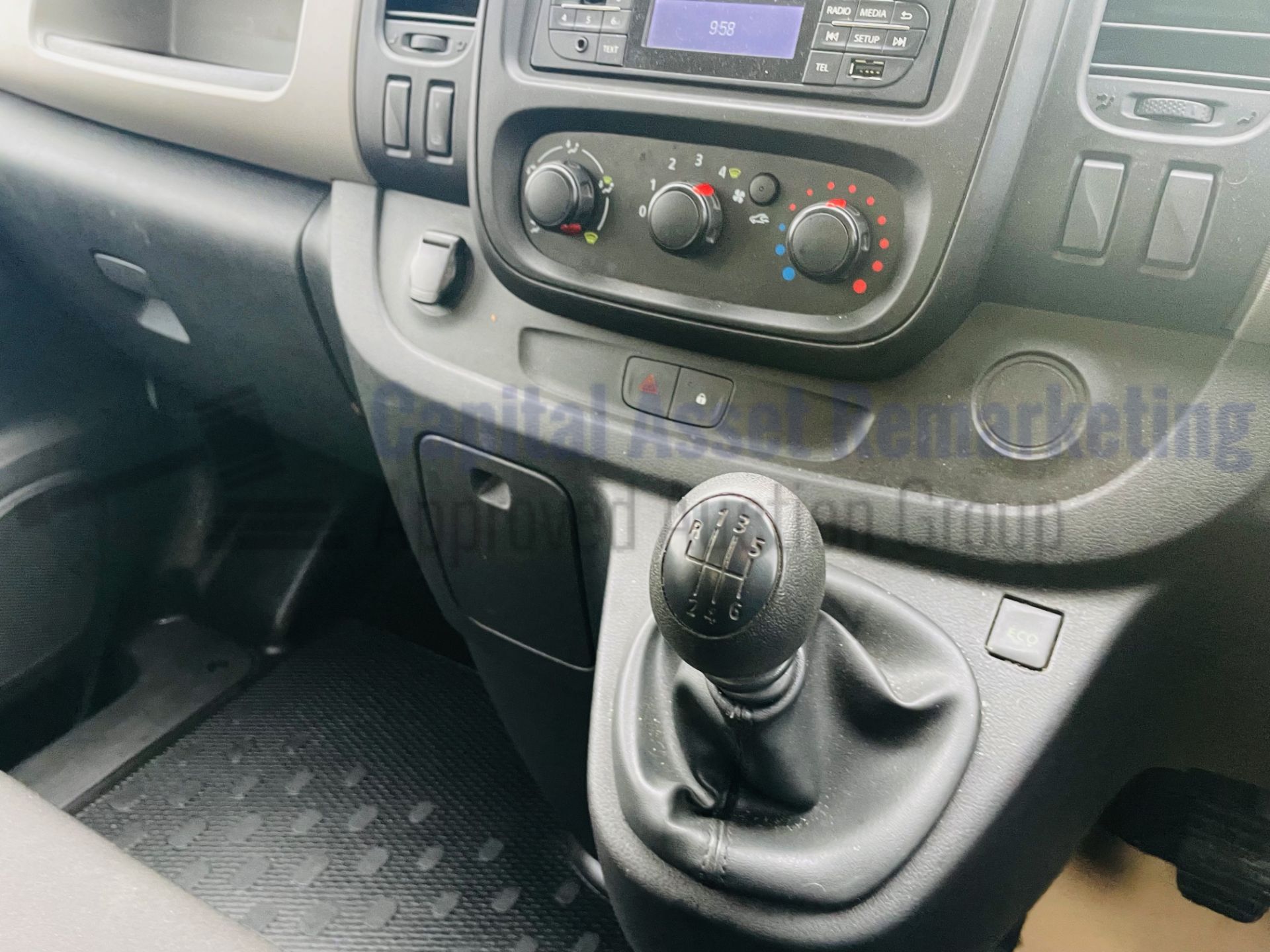 RENAULT TRAFIC SL27 *BUSINESS EDITION* SWB - PANEL VAN (2019 - EURO 6) '1.6 DCI - 6 SPEED' *U-LEZ* - Image 38 of 41