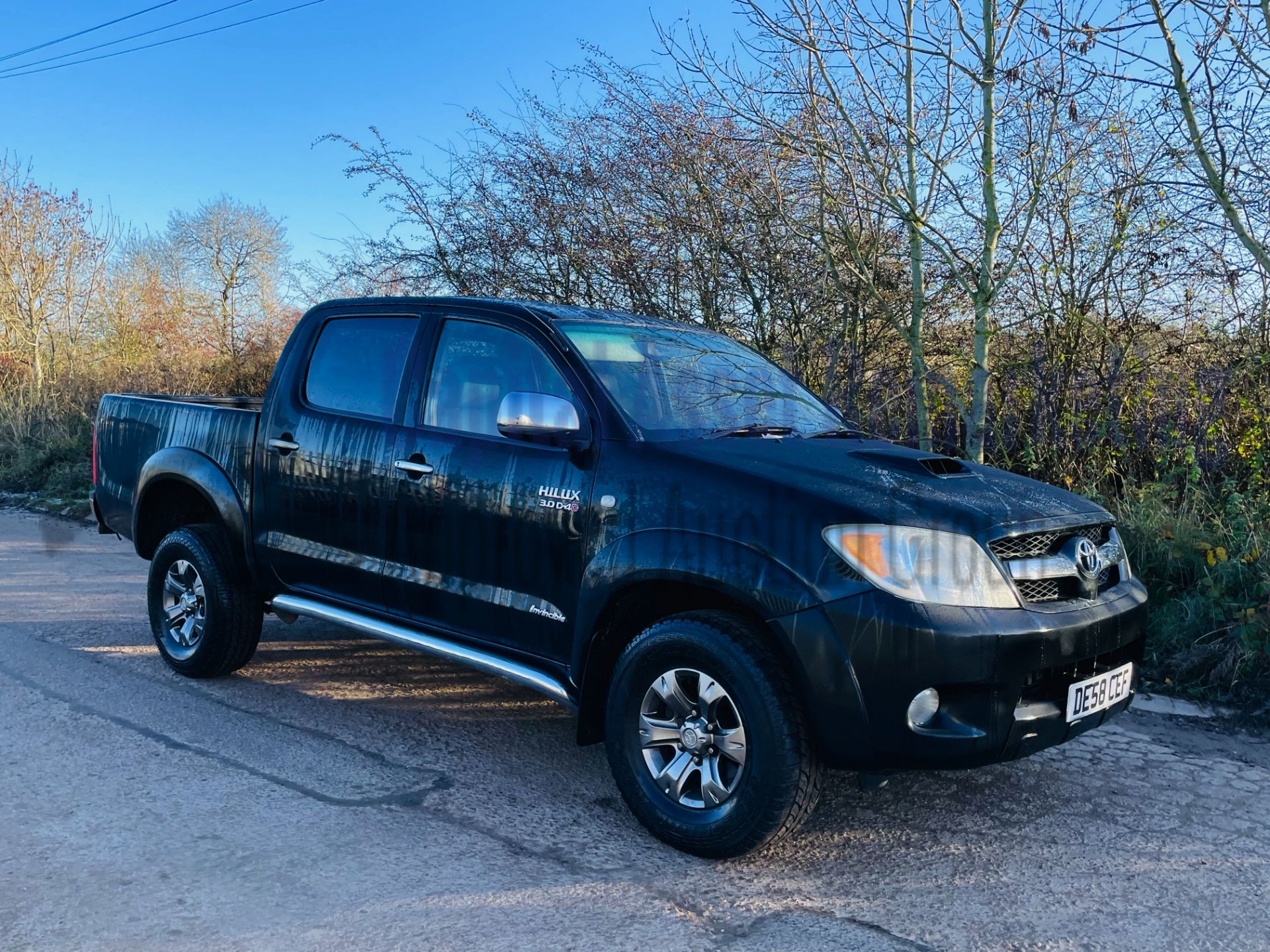 (On Sale) TOYOTA HILUX *INVINCIBLE* (58 REG) '3.0 D-4D' *A/C - LEATHER - NAV* (NO VAT) *LOW MILES* - Image 2 of 43