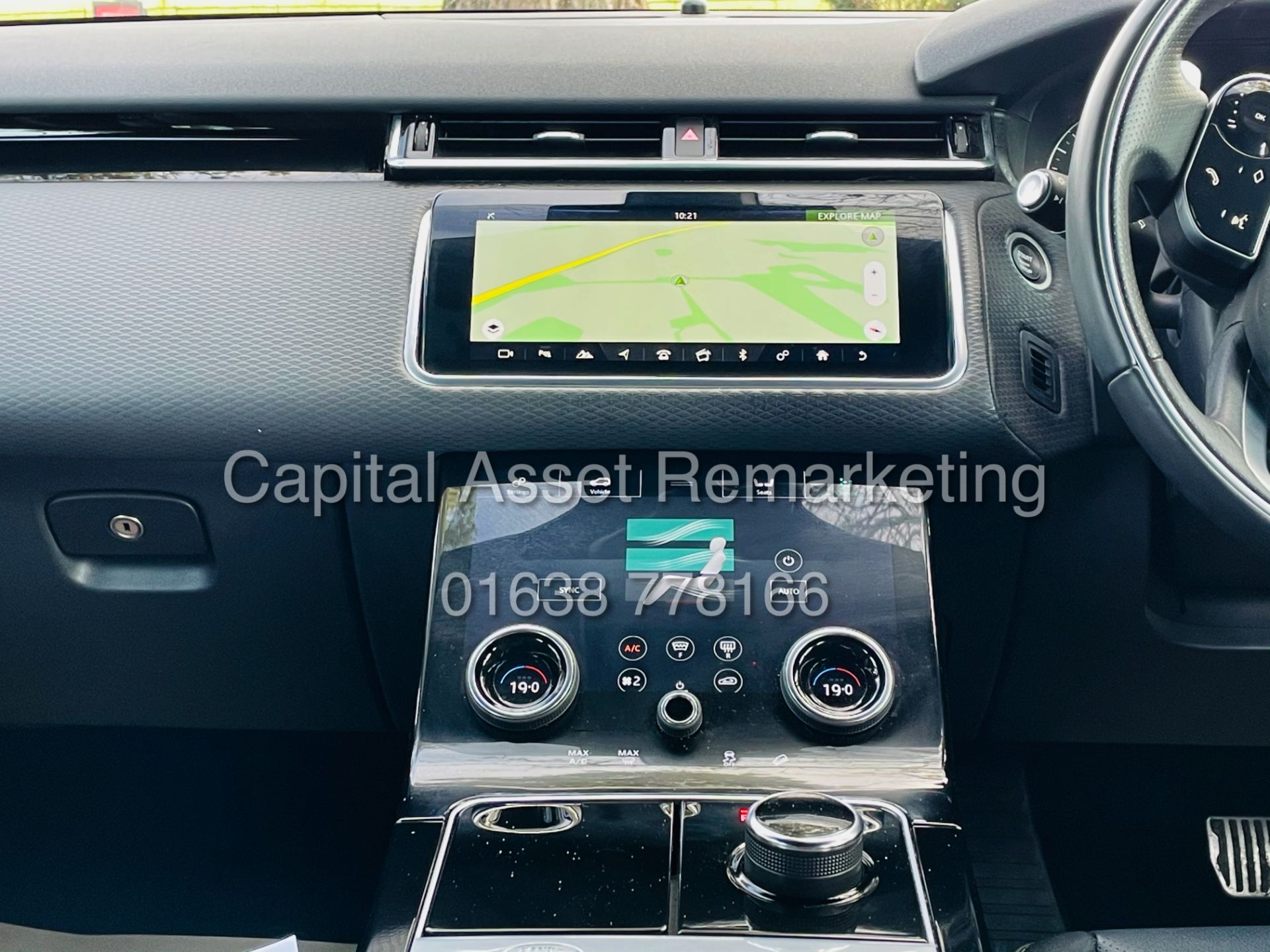 RANGE ROVER VELAR *R-DYANMIC S* SUV (2019 - EURO 6) '8 SPEED AUTO- SAT NAV' *FULLY LOADED* (1 OWNER) - Image 15 of 37