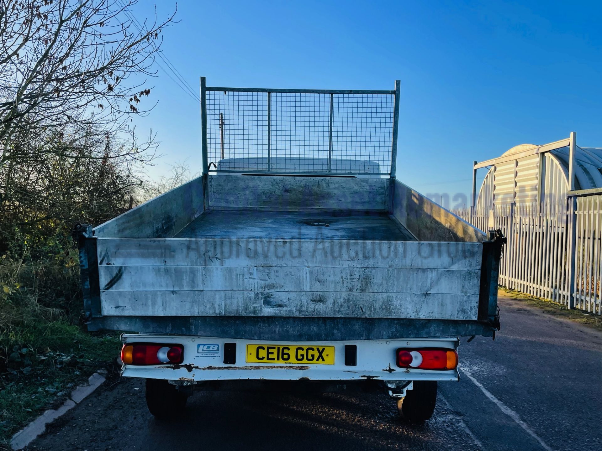 (On Sale) PEUGEOT BOXER 335 *TIPPER TRUCK* (2016) '2.2 HDI - 130 BHP - 6 SPEED' (1 OWNER) *3500 KG* - Image 12 of 38