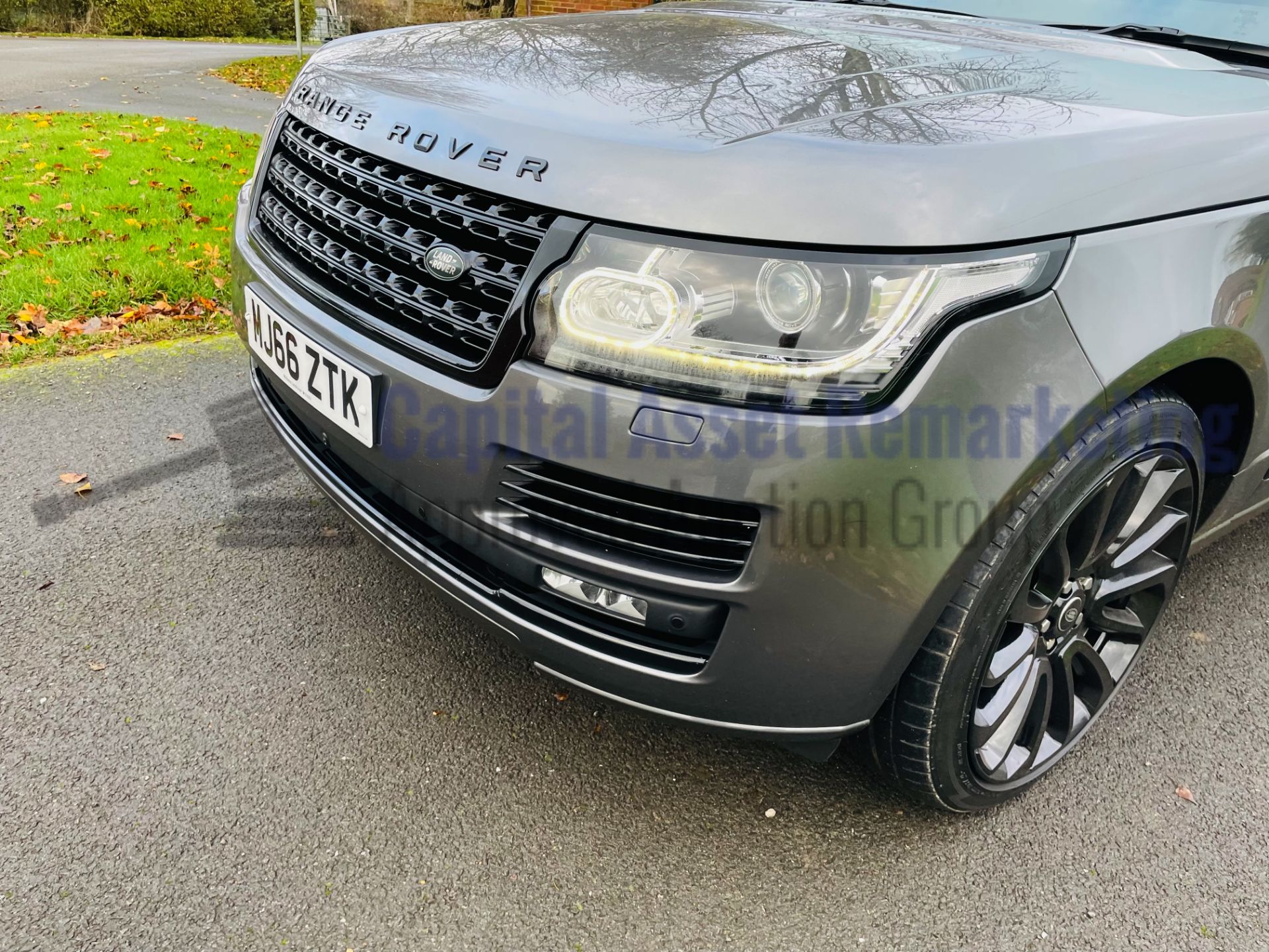 (On Sale) RANGE ROVER VOGUE *AUTOBIOGRAPHY* (66 REG) 4.4 SDV8-8 SPEED AUTO *TOP SPEC* (EX CELEB CAR) - Image 16 of 78